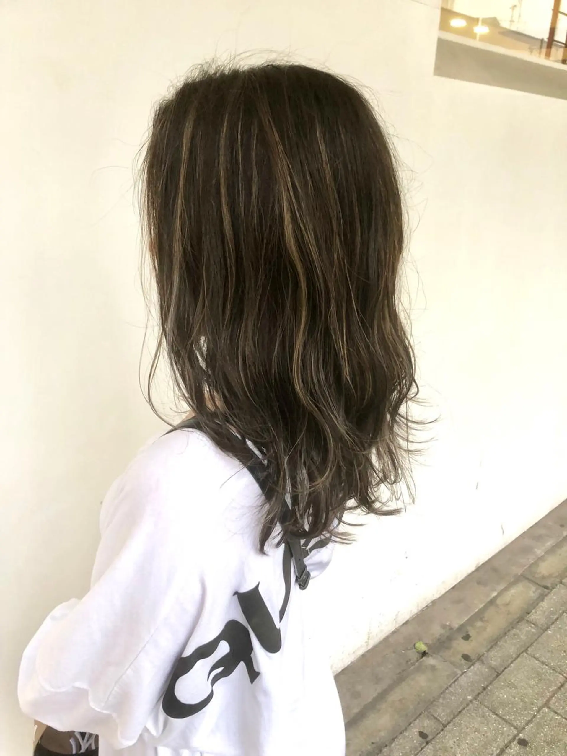 セミロング カラー ハイライトカラー ハイライト 東條 克義のヘアスタイル