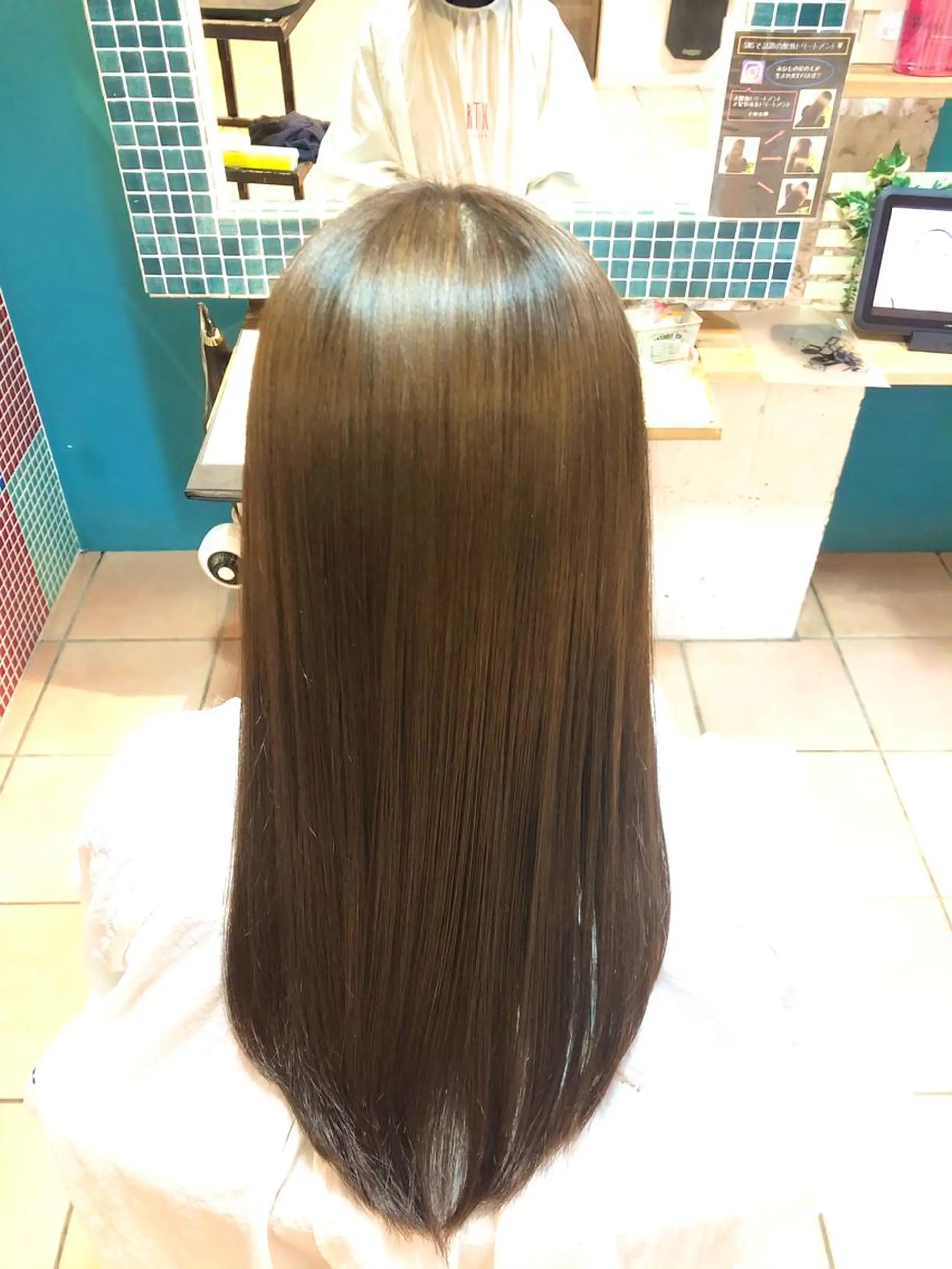ロング カラー 吉田 瑛美のヘアスタイル