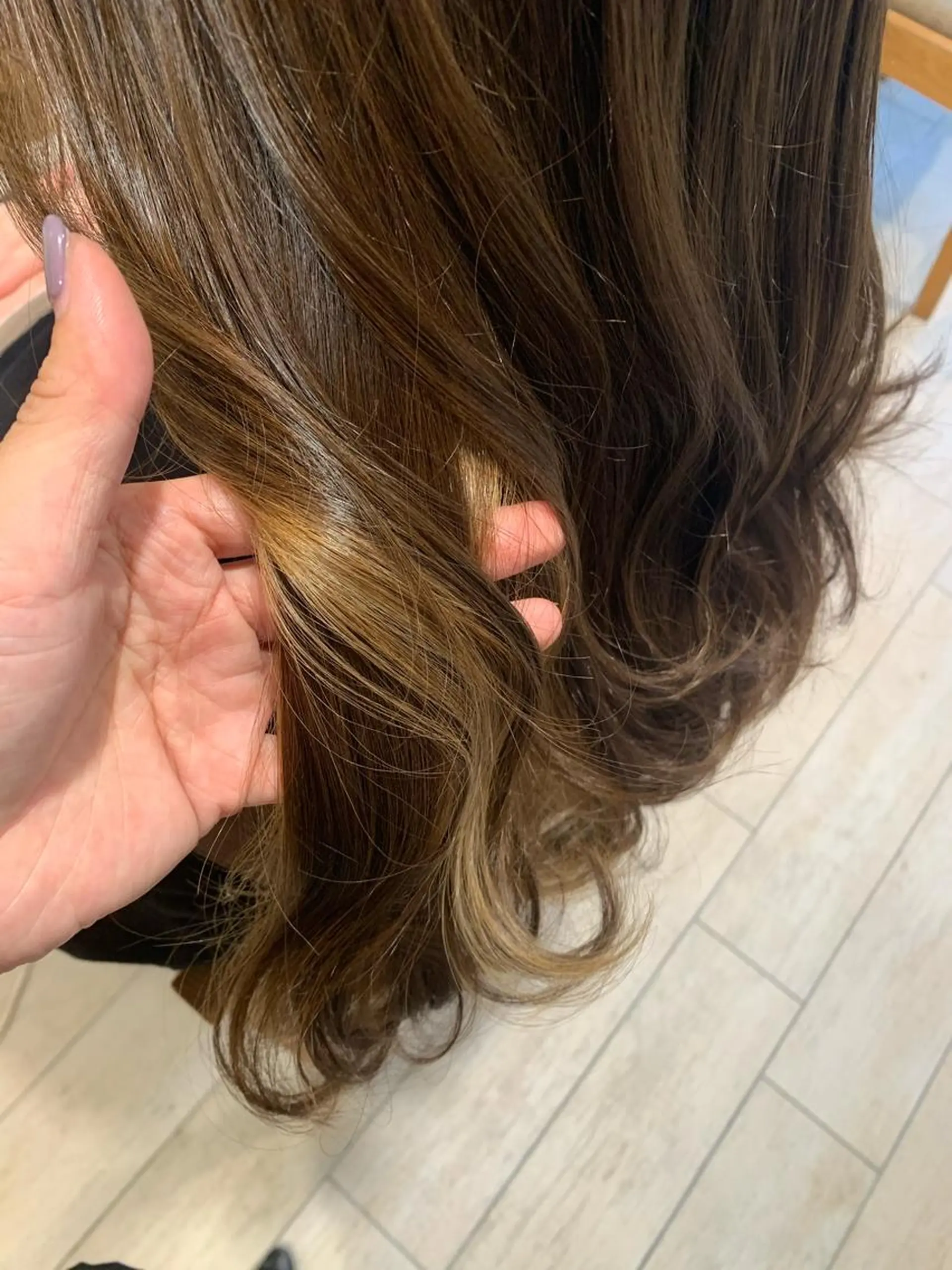 ロング 勝野 優佳のヘアスタイル