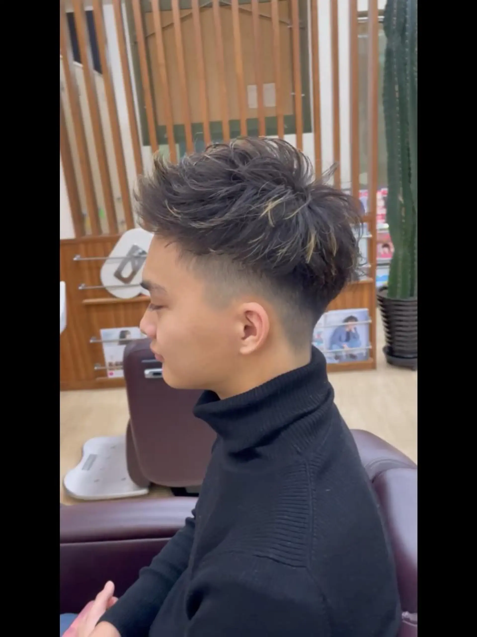 ショート パーマ メンズ メンズパーマ 赤司 泰樹のヘアスタイル