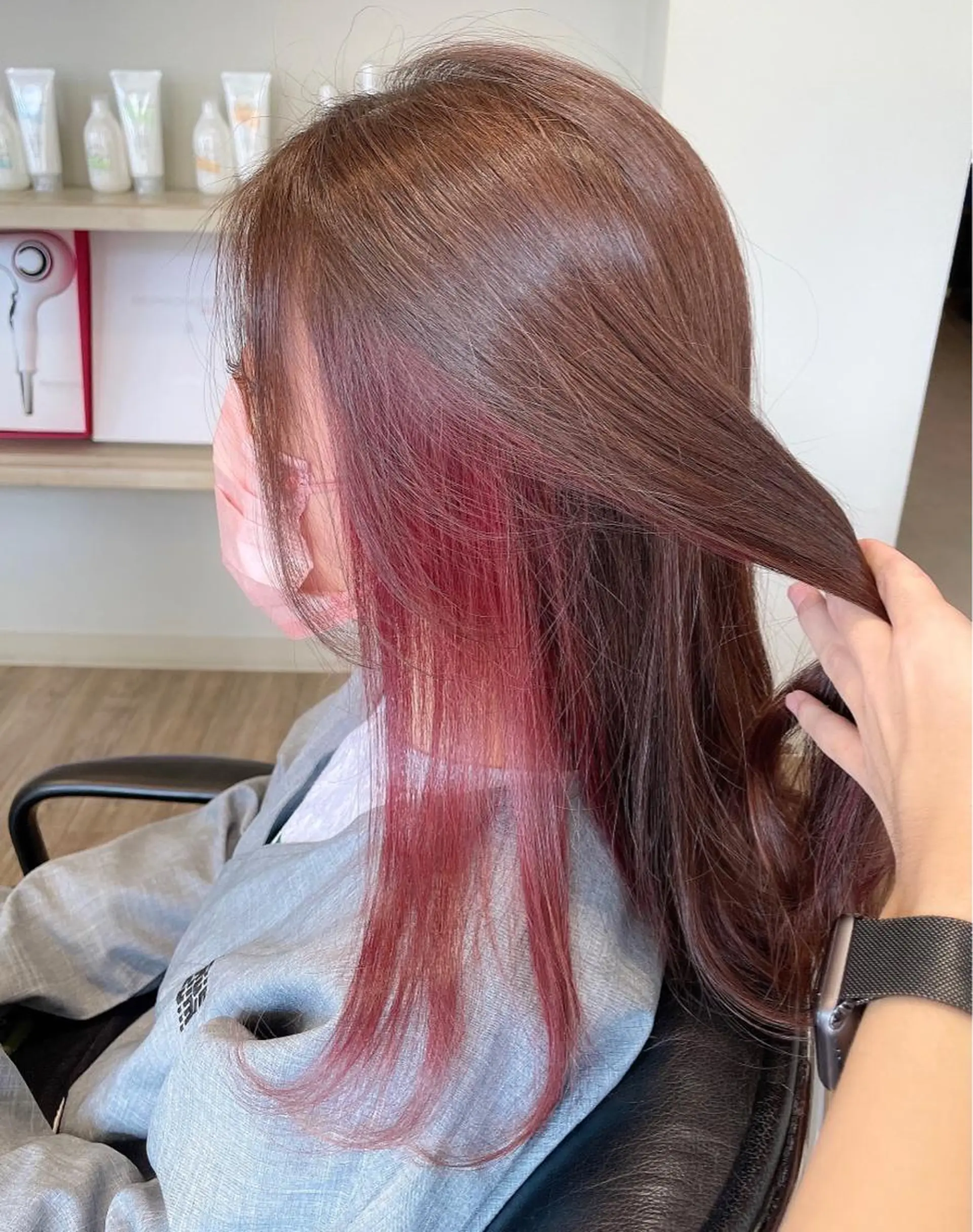 ロング カラー インナーカラー 顔周りカット 元町神戸 國井椋介のヘアスタイル