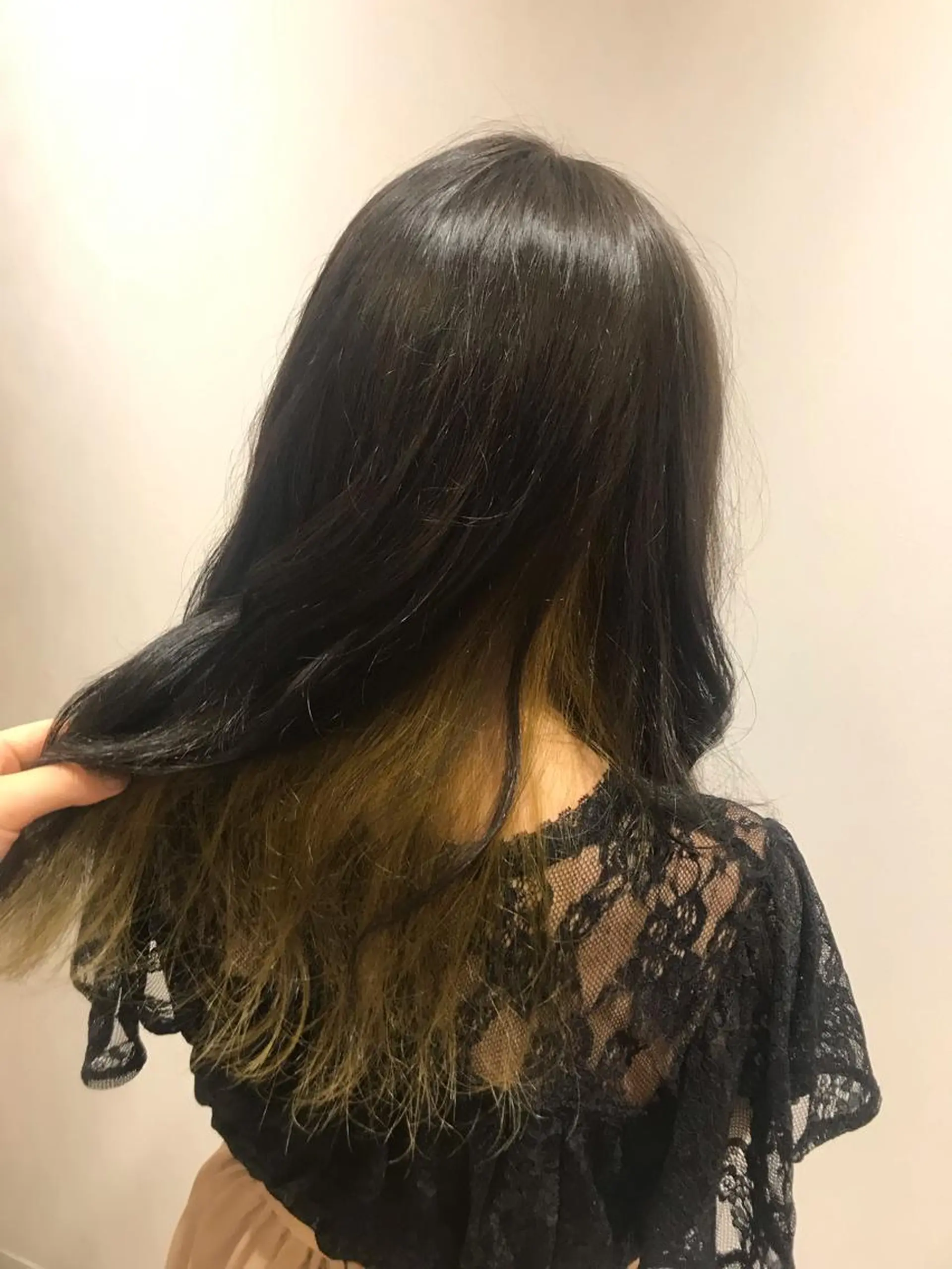 セミロング カラー 🐺ウルフ/レイヤー 似合わせ‎🤍沙羅のヘアスタイル