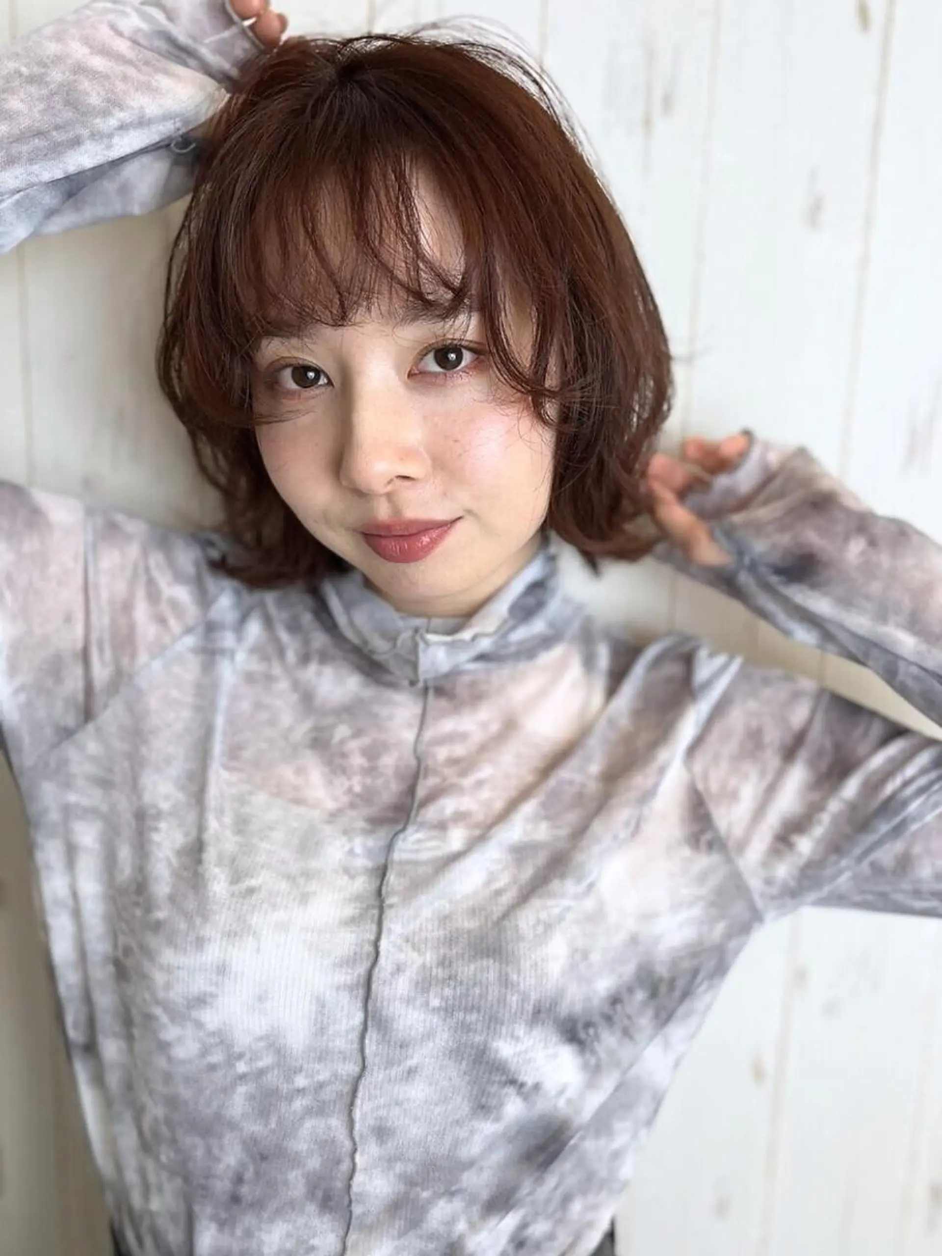 ショート カラー パーマ ブラウンカラー 透明感カラー イルミナカラー 顔周りカット レイヤーカット カット レイヤー/メンズ 奥野恭平のヘアスタイル