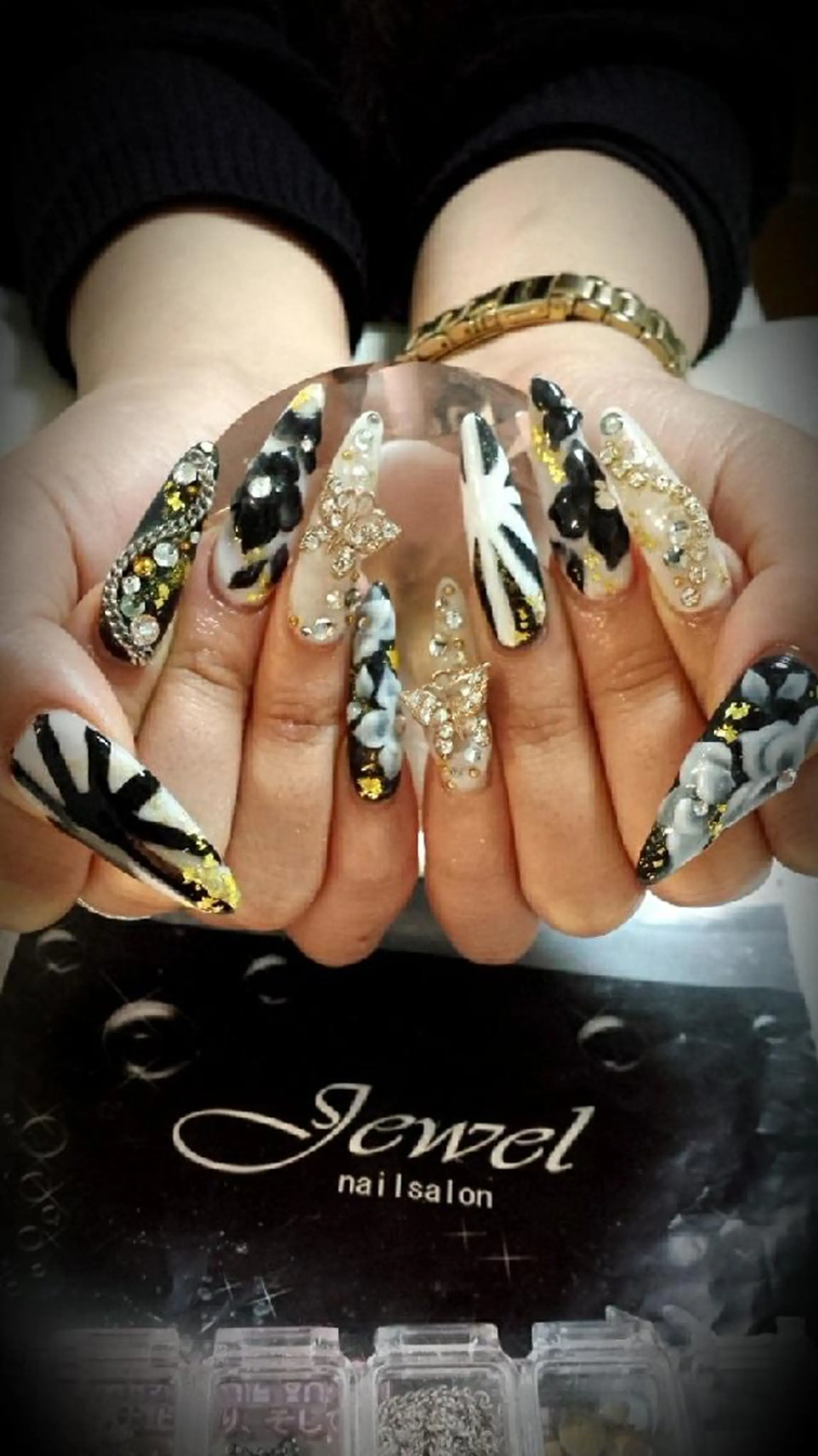 ネイル 成人式 ＪＥＷＥＬ ＮＡＩＬのネイルデザイン