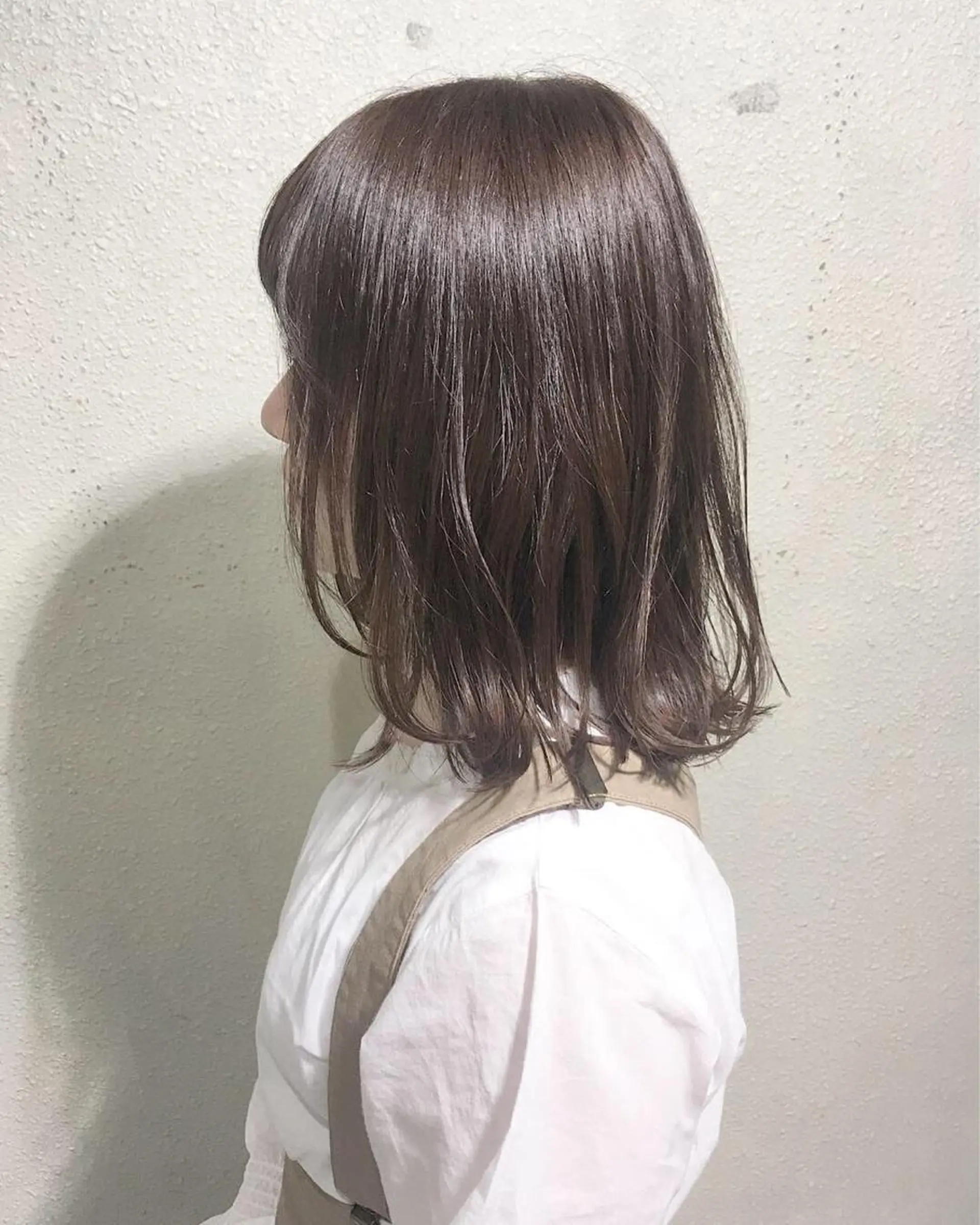 ミディアム カット ヘアカラー ヨナイ チヒロのヘアスタイル