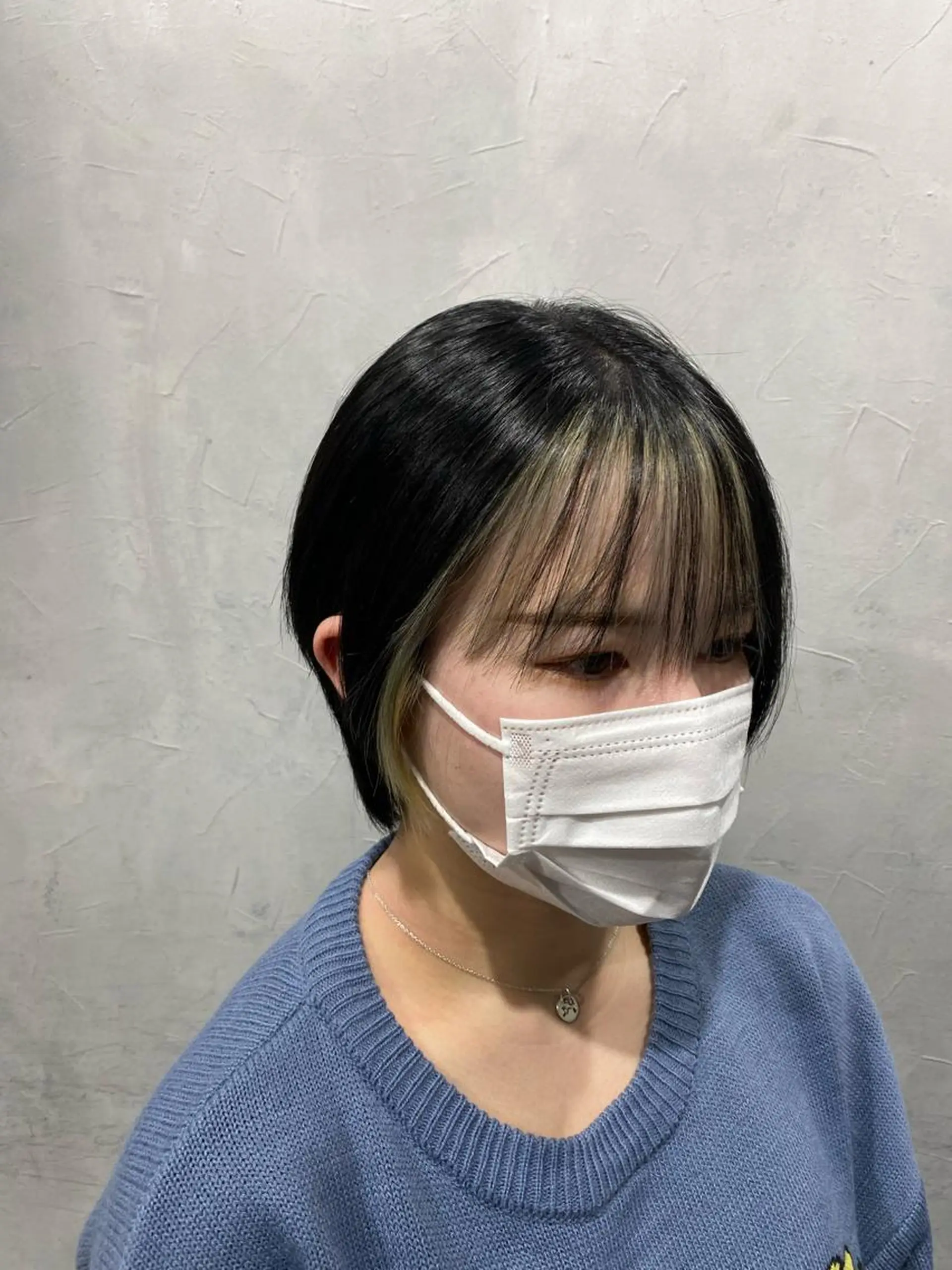 ショート ヘアカラー emi natukiのヘアスタイル