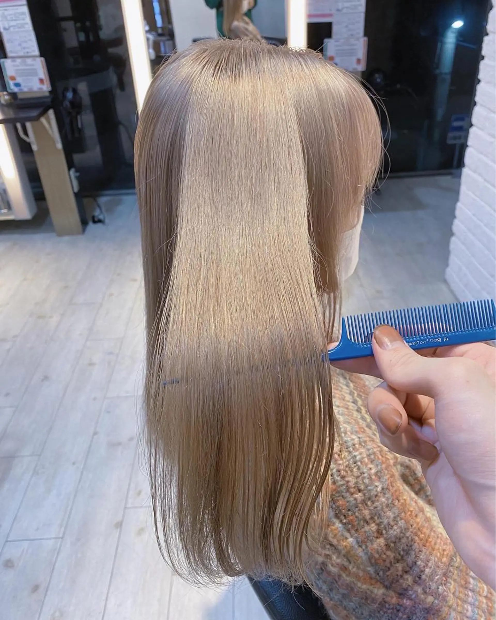 セミロング カラー ベージュカラー ミルクティーベージュ カット ヘアカラー トリートメント 鈴木/ニュアンス パーマ/メンズのヘアスタイル