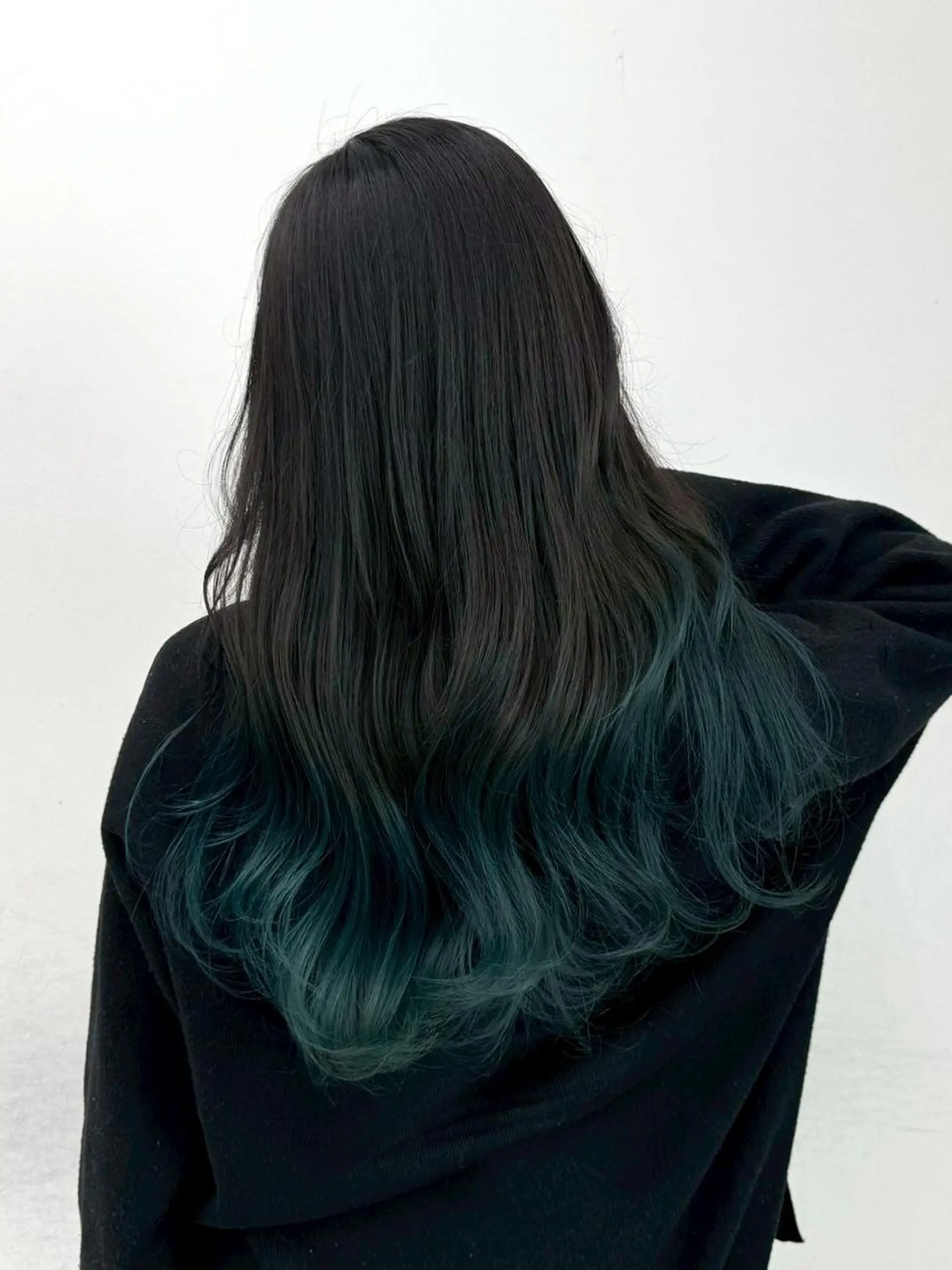 ロング カラー アディクシーカラー アッシュ ブルーカラー ダークアッシュ グレージュ 【公式】amble luxe池袋東口🩷のヘアスタイル