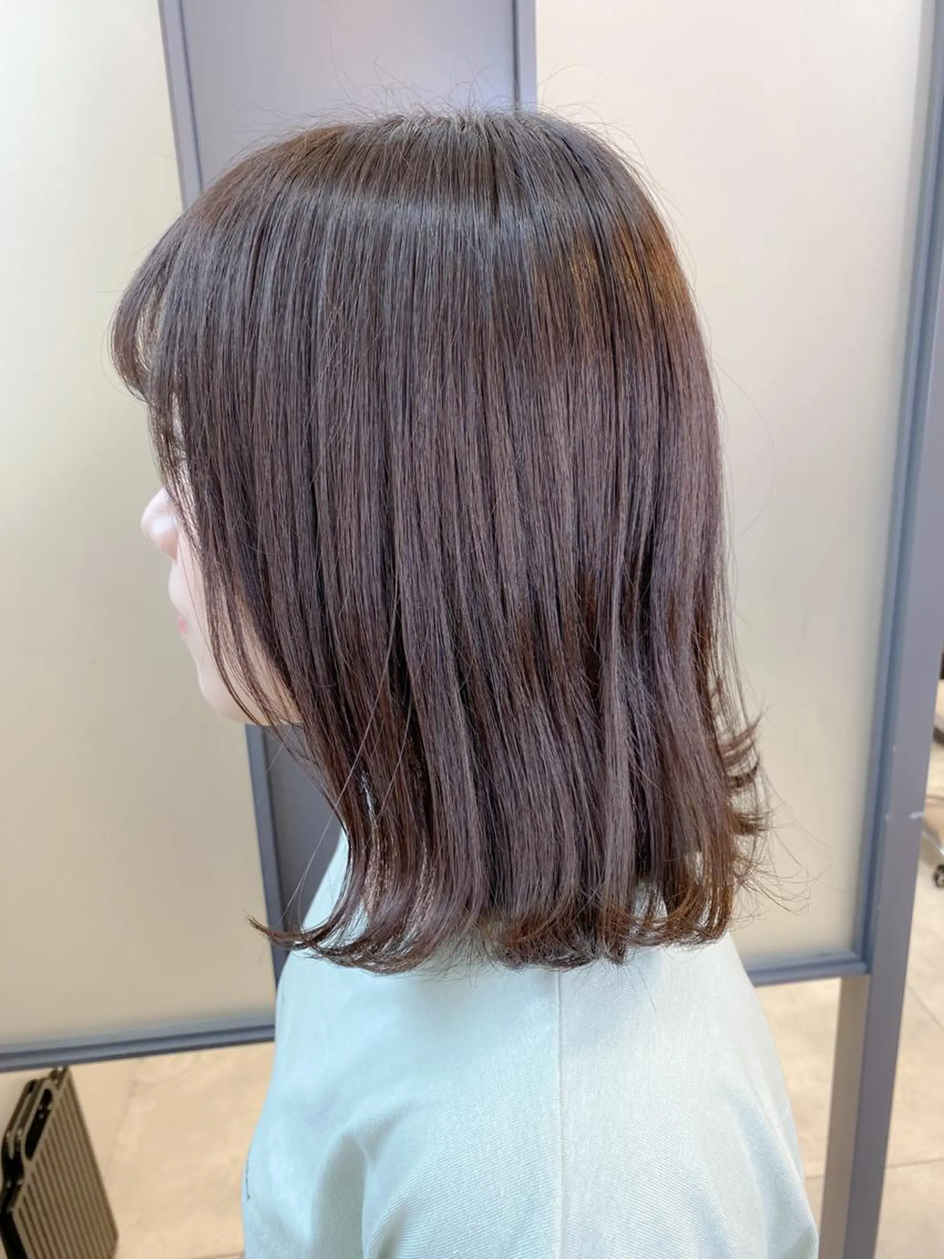 ミディアム カラー アッシュ ミルクティーアッシュ 【透明感、艶髪】西村 有司のヘアスタイル