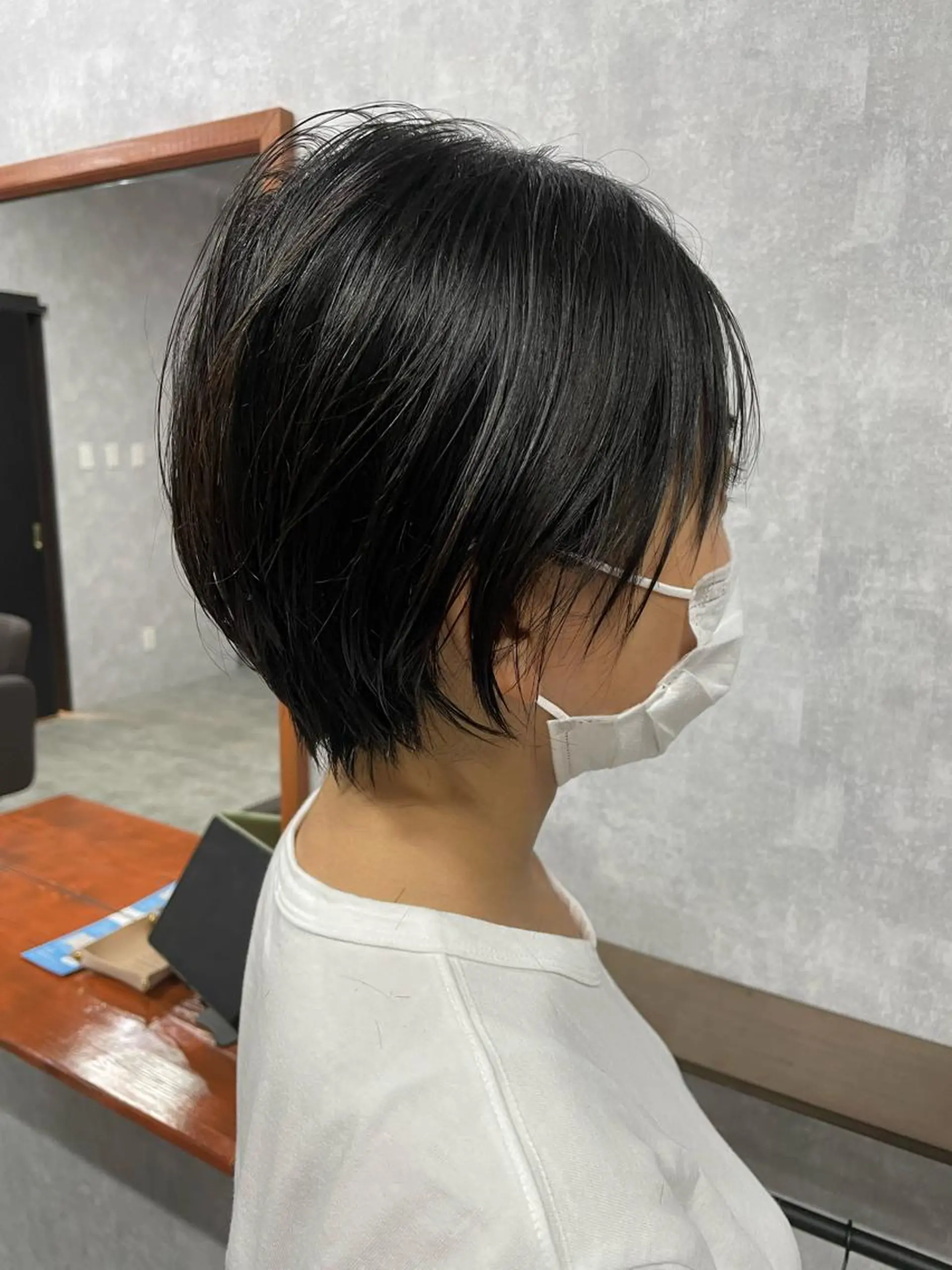 ショート 切りっぱなしボブ ショートボブ ハンサムショート 丸みショート アッシュ モテ髪/ボブ/ショー ト/アダチフウトのヘアスタイル
