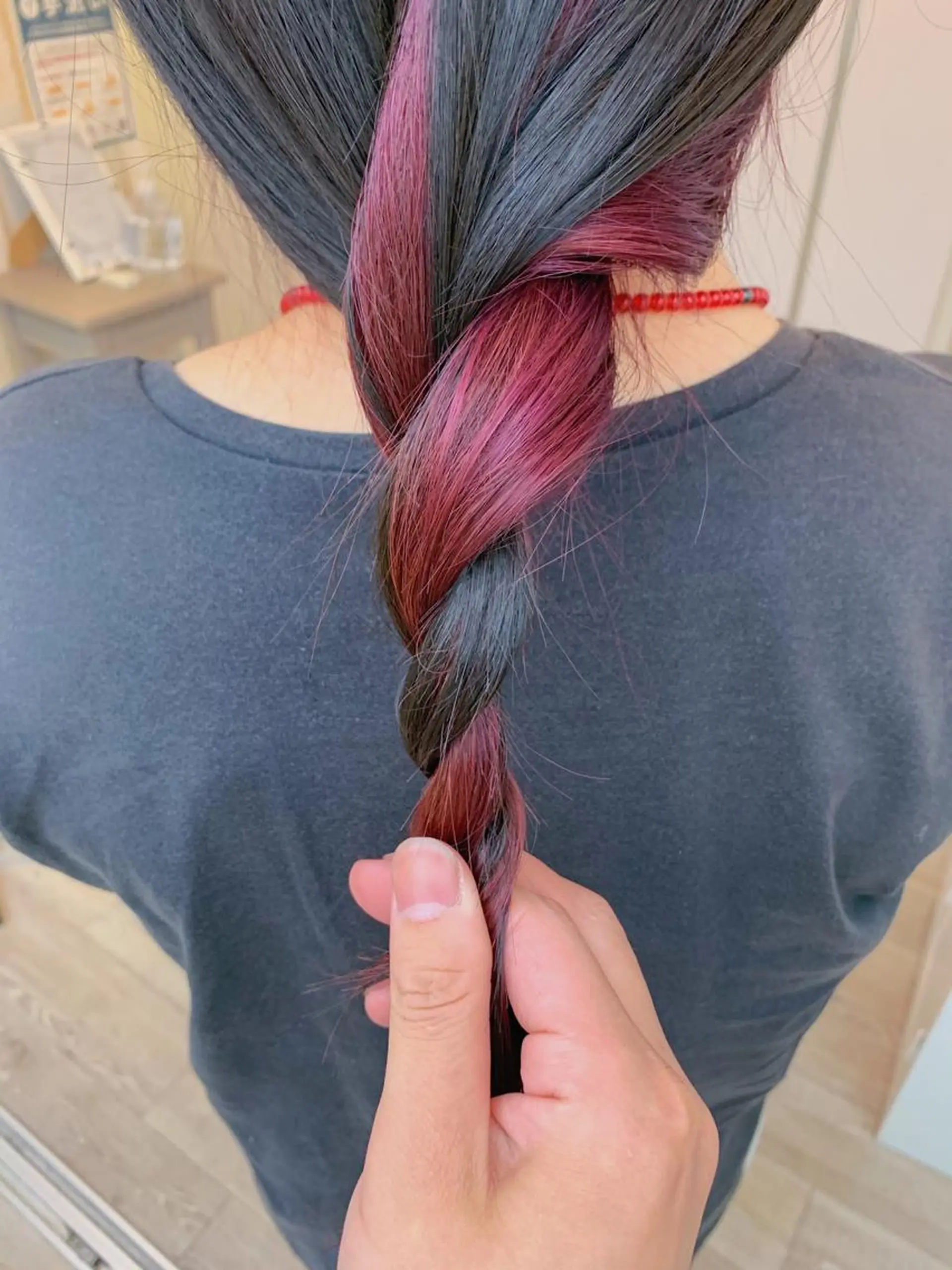 セミロング カラー インナーカラー ピンクカラー レッドカラー カット ヘアカラー トリートメント ヘッドスパ fhami 店長 髪質改善　DAITOのヘアスタイル