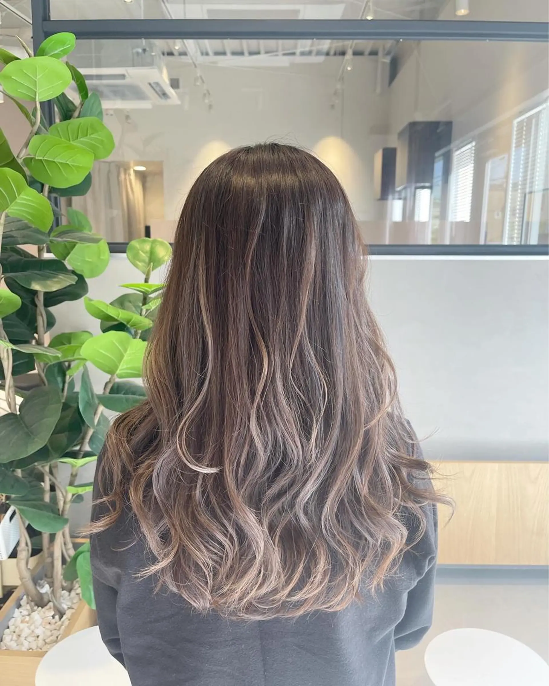 ロング カラー 城間 晴人のヘアスタイル