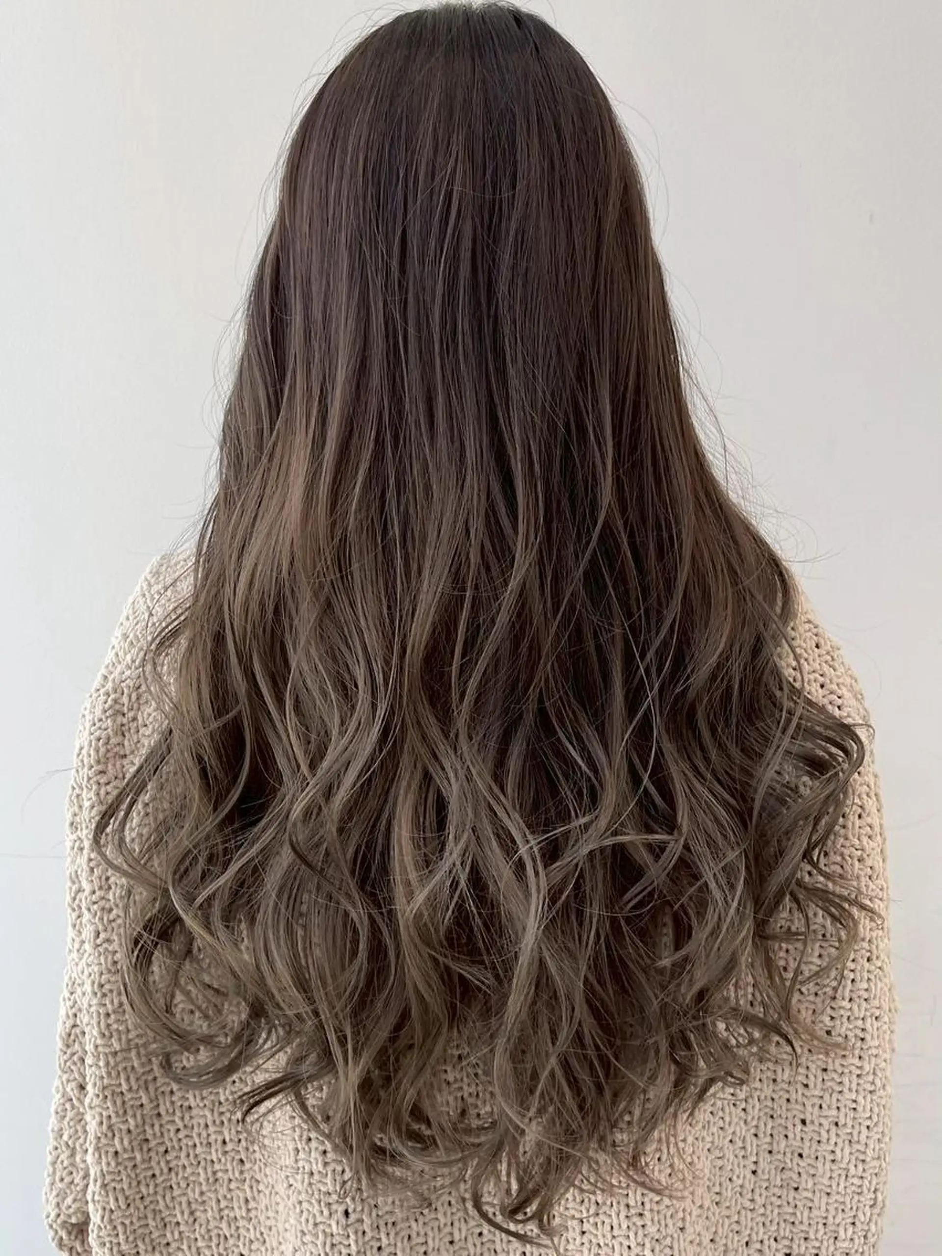 ロング カラー アディクシーカラー アッシュ ブルーカラー ダークアッシュ グレージュ 【公式】amble luxe池袋東口🩷のヘアスタイル