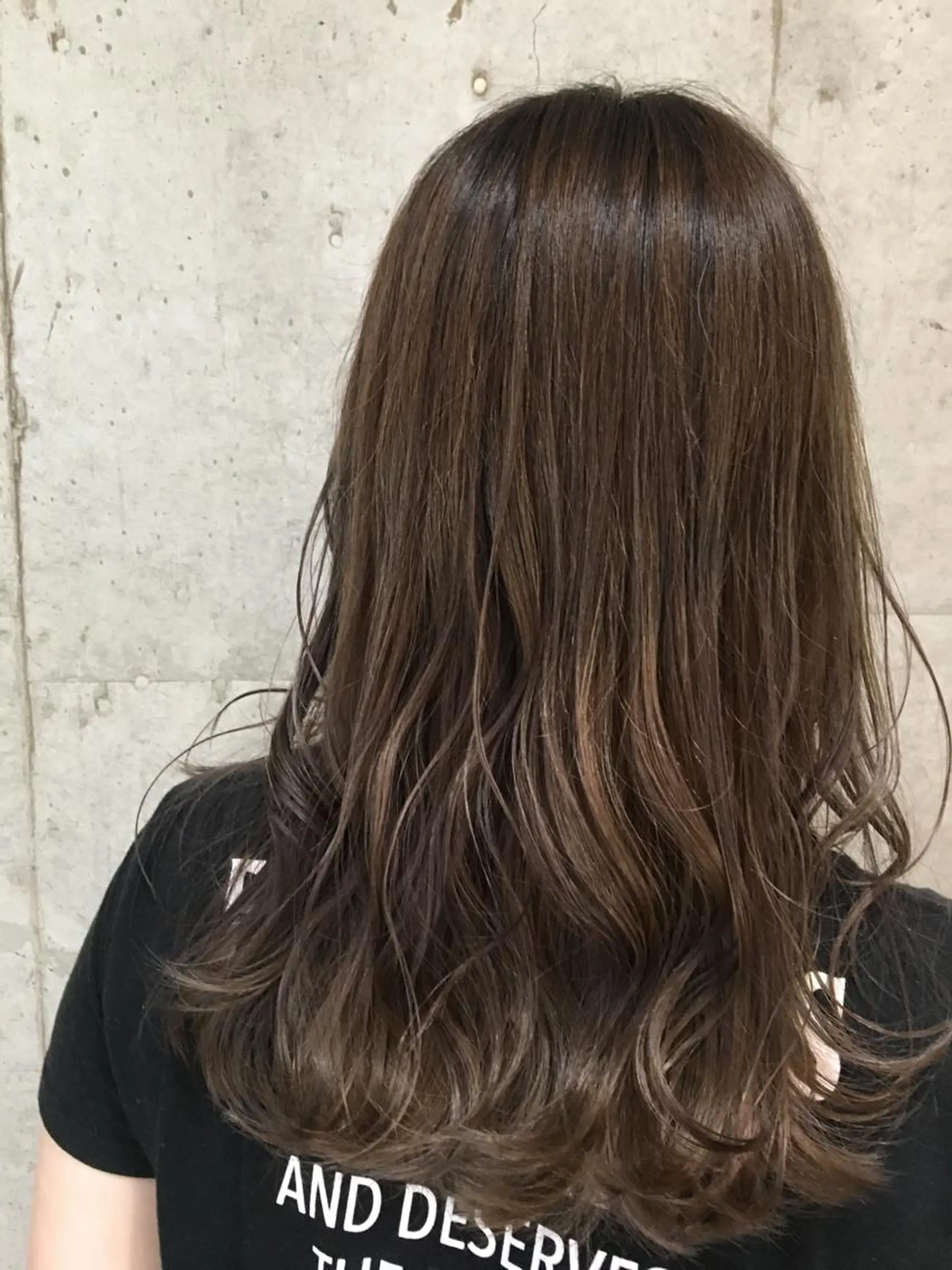 カラー ブリーチ 日野 めぐみのヘアスタイル