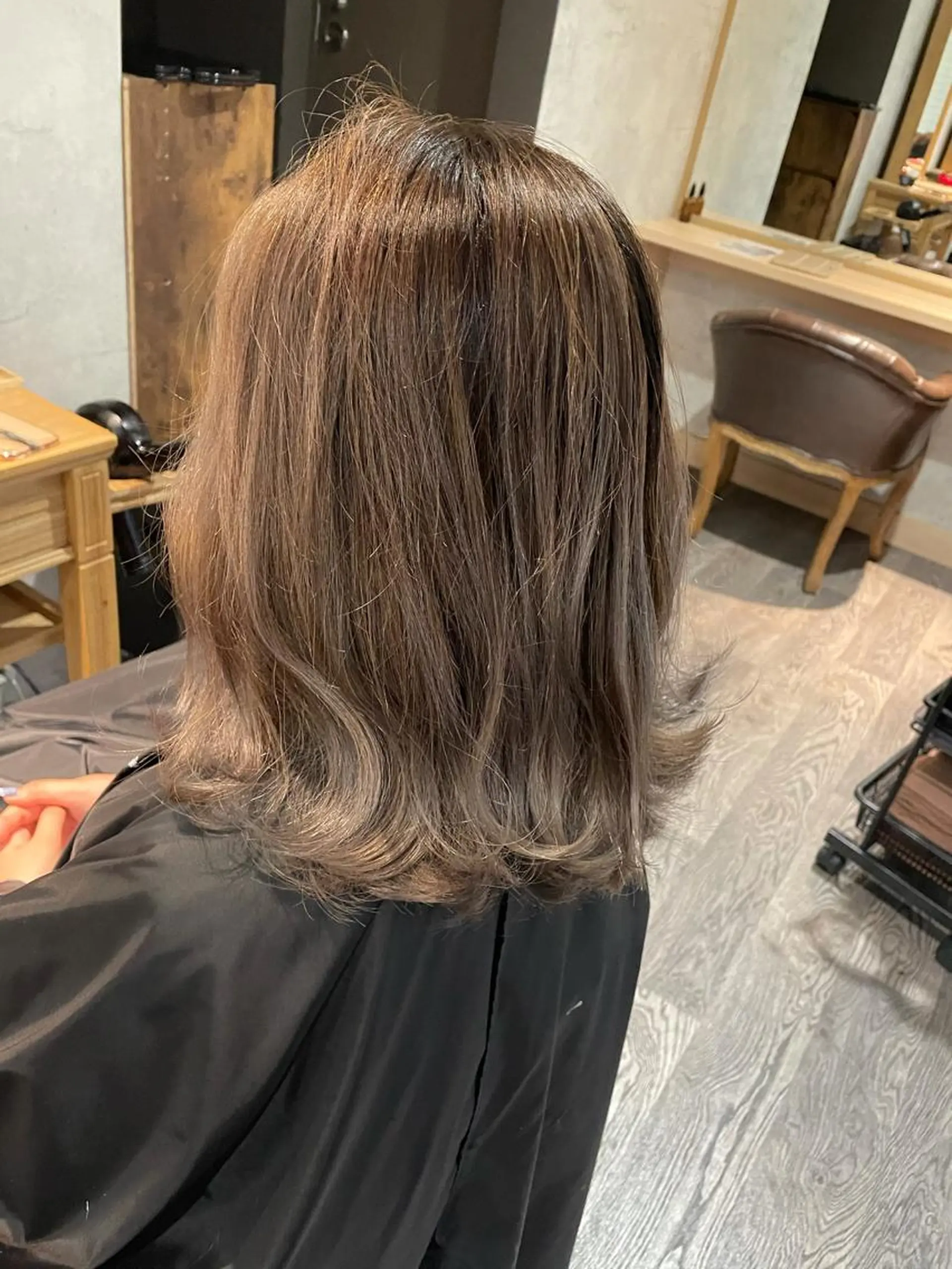 ミディアム カラー ヘアカラー トリートメント レイヤー/ウルフ ハイトーンhiroのヘアスタイル