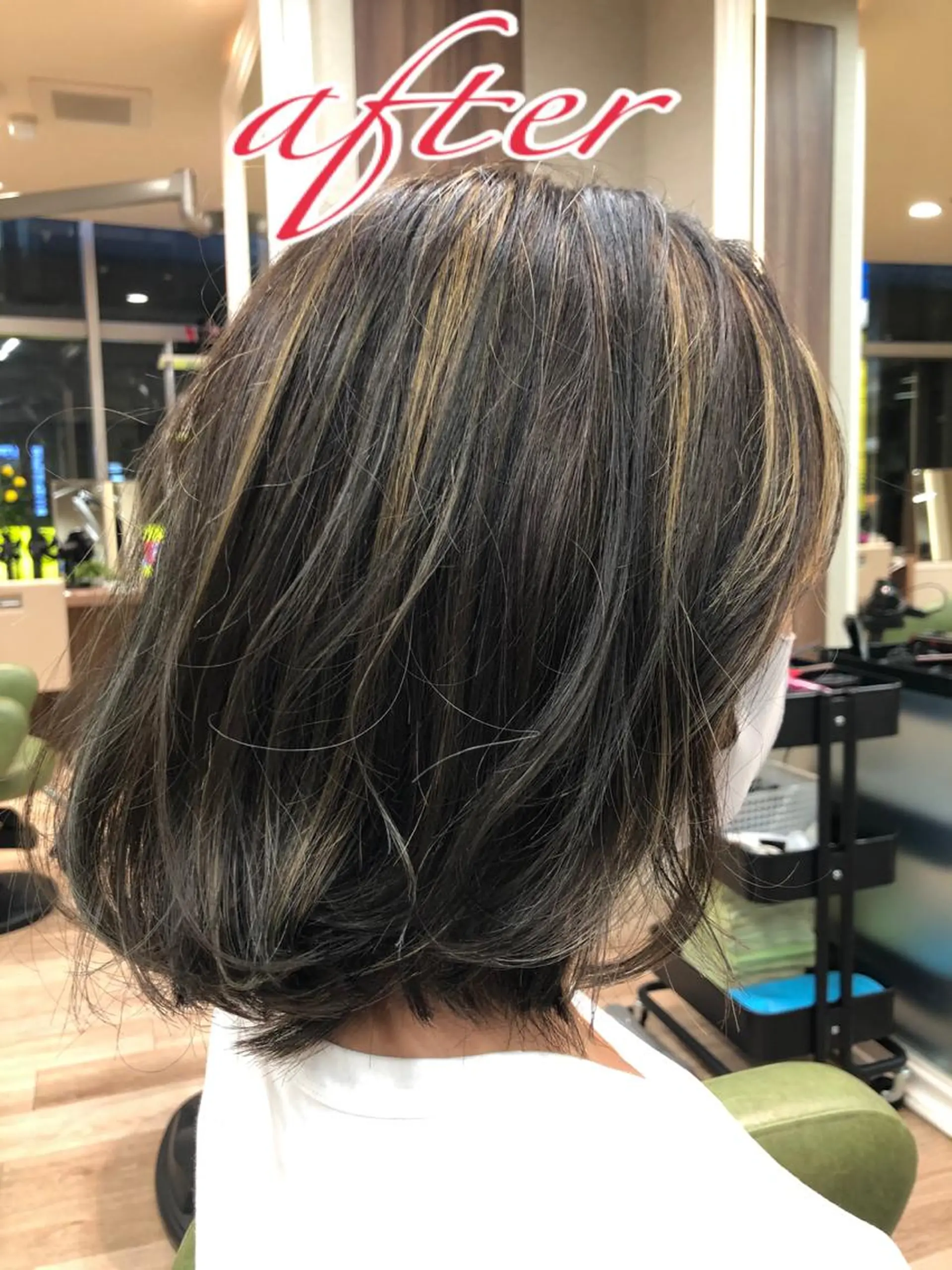 ミディアム カラー ヘアアレンジ グレージュ ハイライトカラー ハイライト dogstar小林諒 パーマ/レイヤーのヘアスタイル