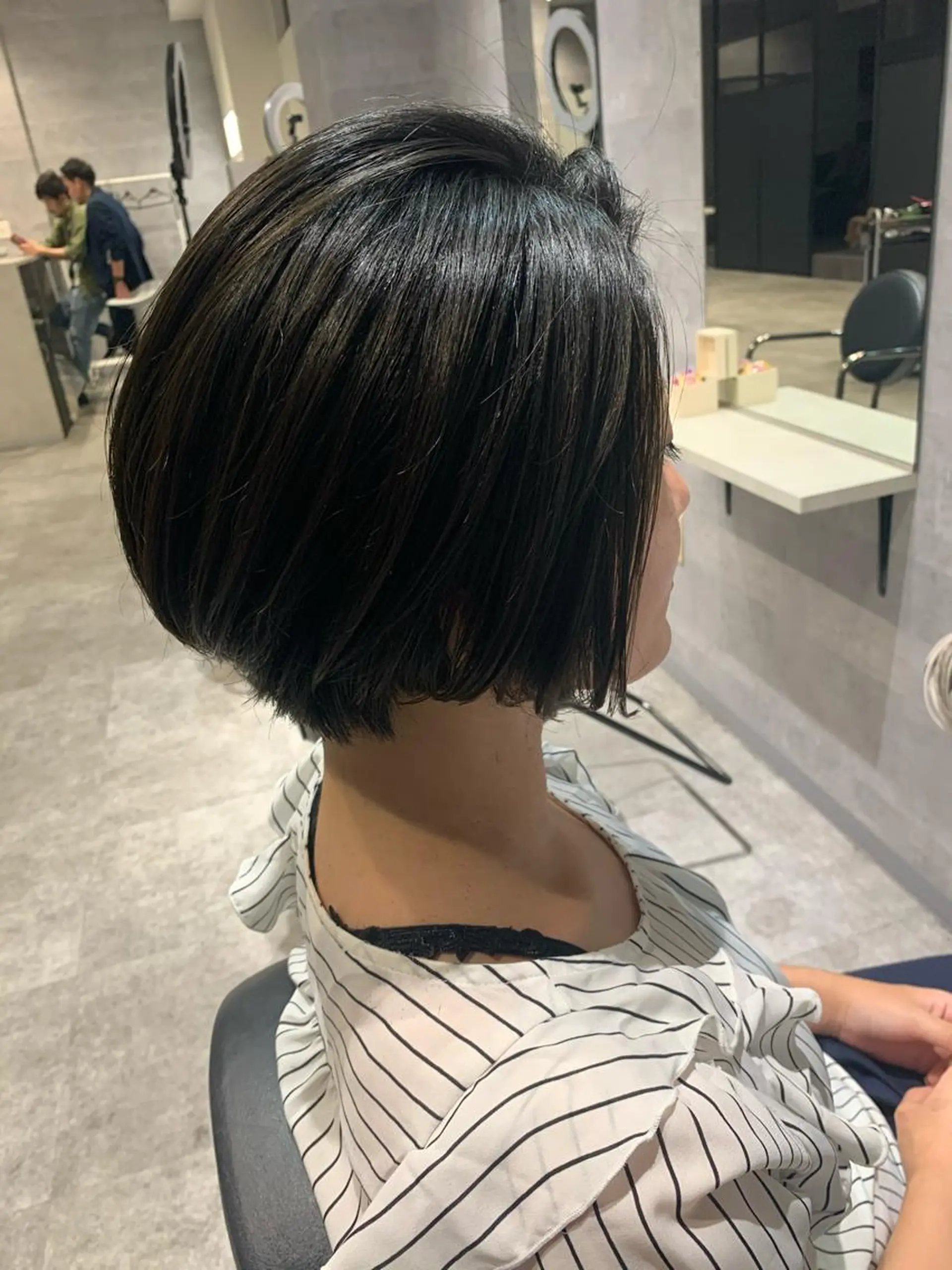 ショート カラー アッシュ アッシュグレー _WHITE 天神店 YUMEKA🐻のヘアスタイル