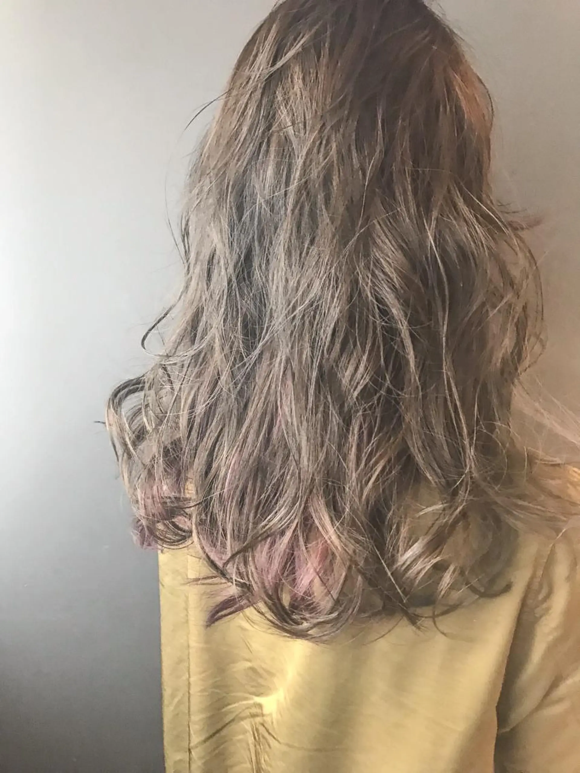 セミロング カラー ベージュカラー パープルカラー ヘアカラー BOX mico.のヘアスタイル