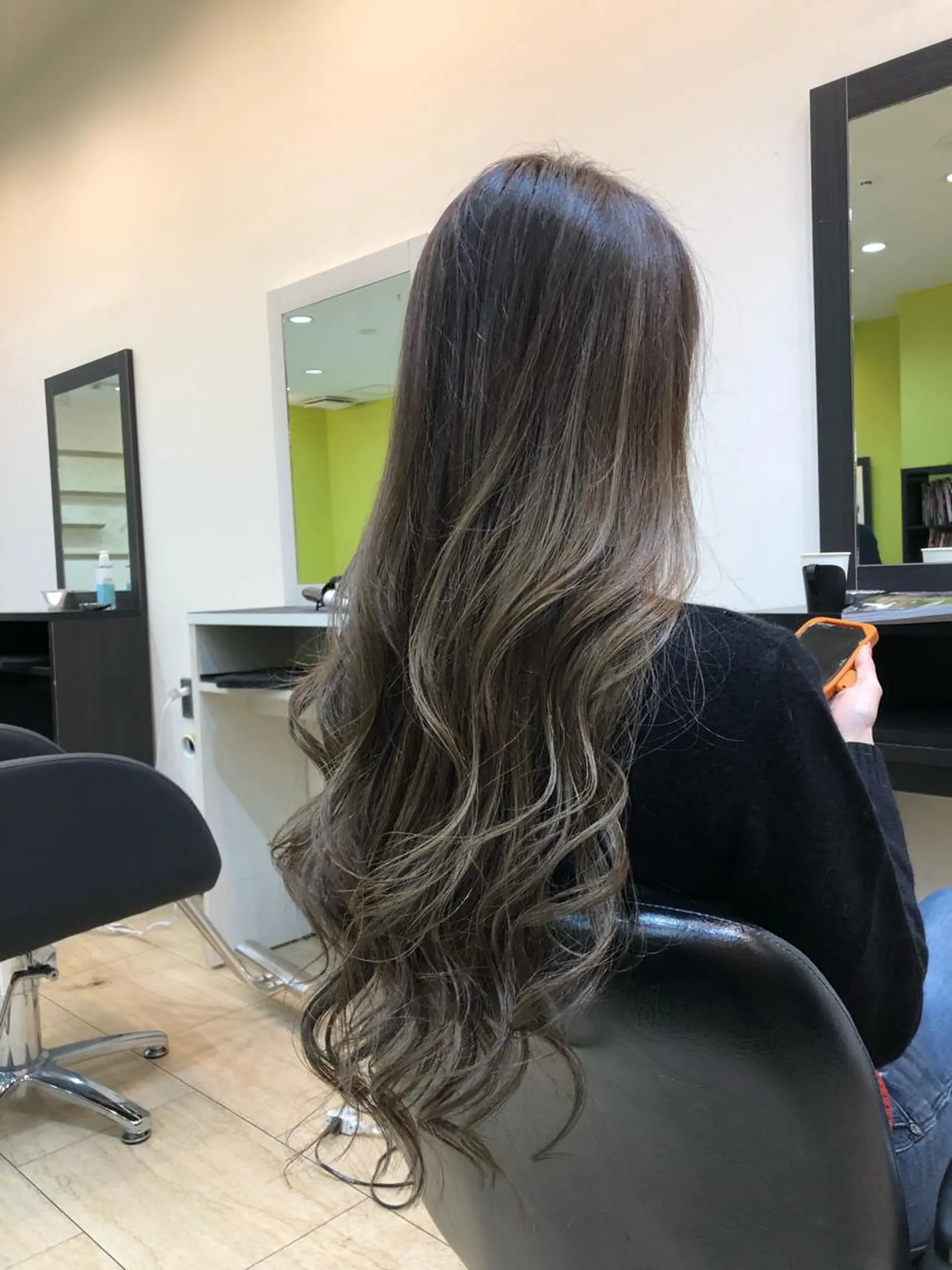 ロング ボブ 外国人風カラー ハイライト レイヤーカット ロング ヘアカラー yasu ヤスのヘアスタイル