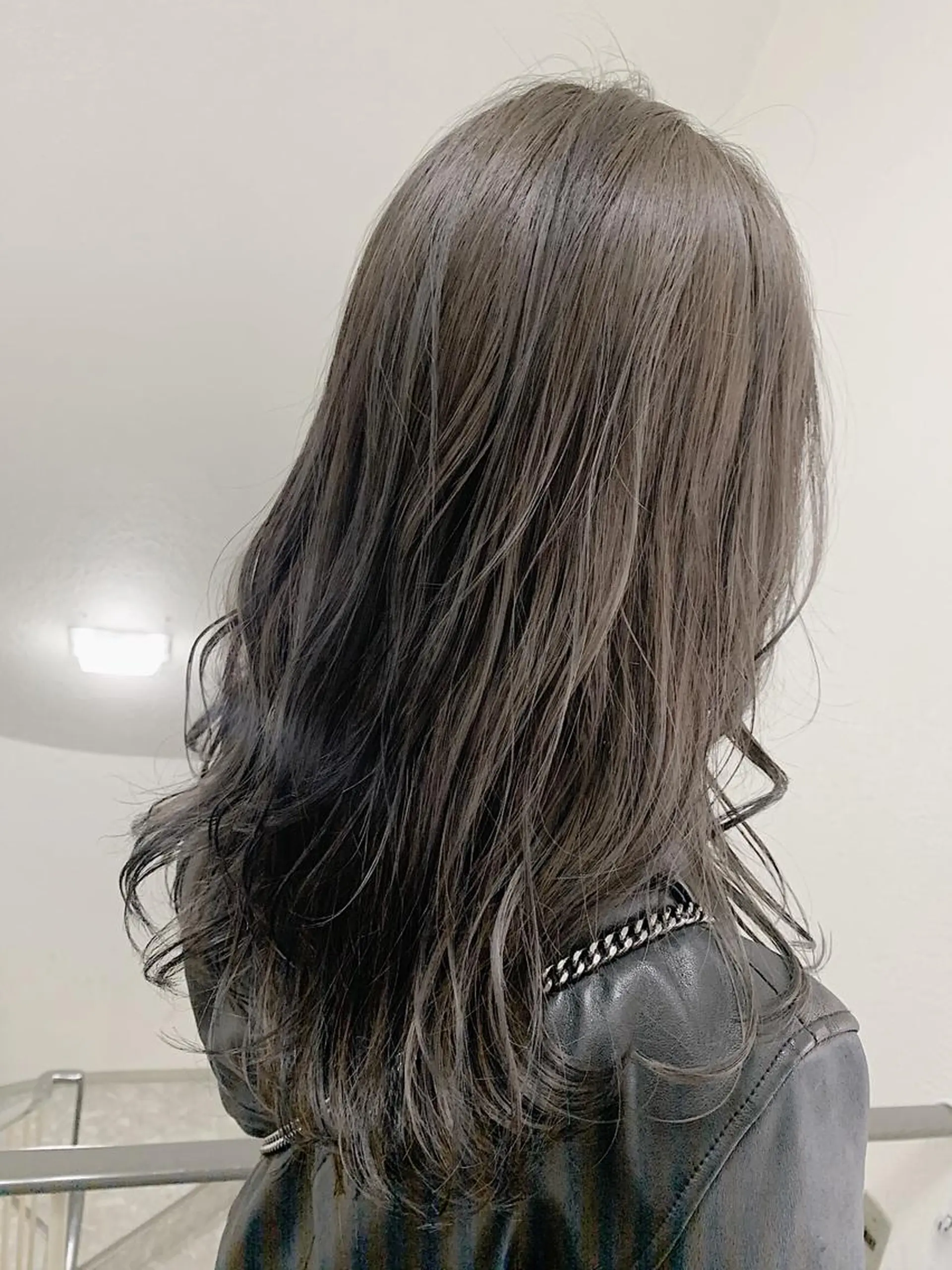 セミロング 村阪 由美子のヘアスタイル