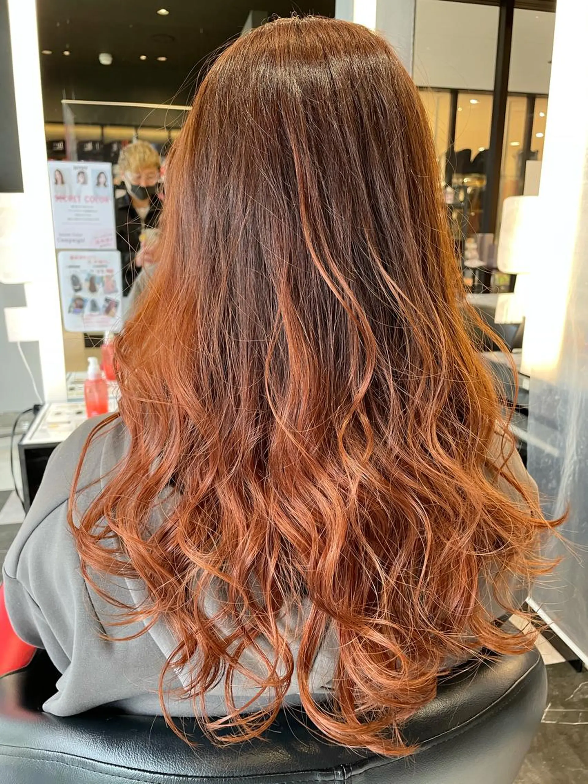 セミロング カラー グラデーションカラー トリートメント メンズヘア特化 崎田 成人のヘアスタイル