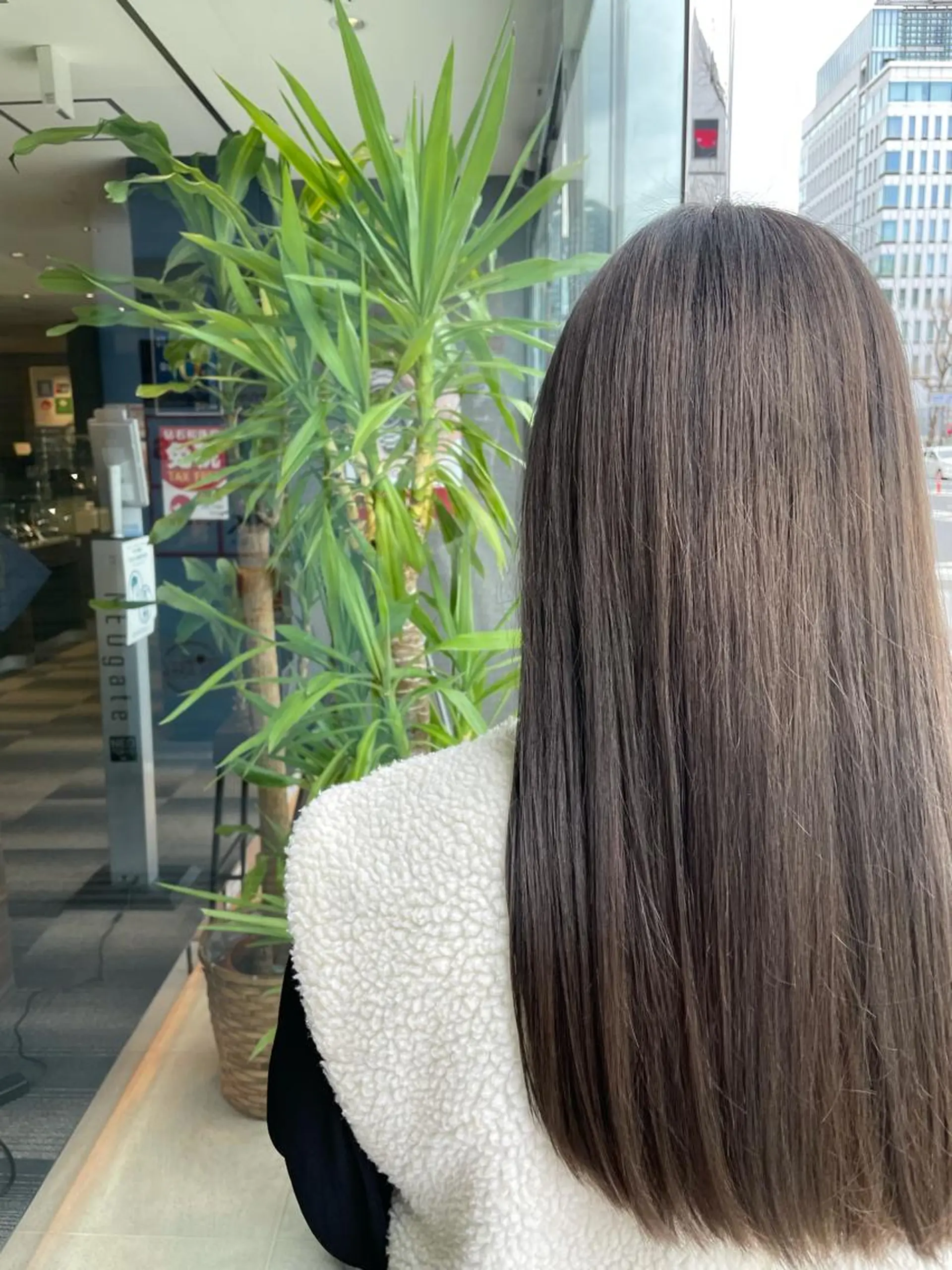 カラー ベージュカラー オリーブベージュ 透明感/艶カラー/ レイヤー/ヒロトのヘアスタイル