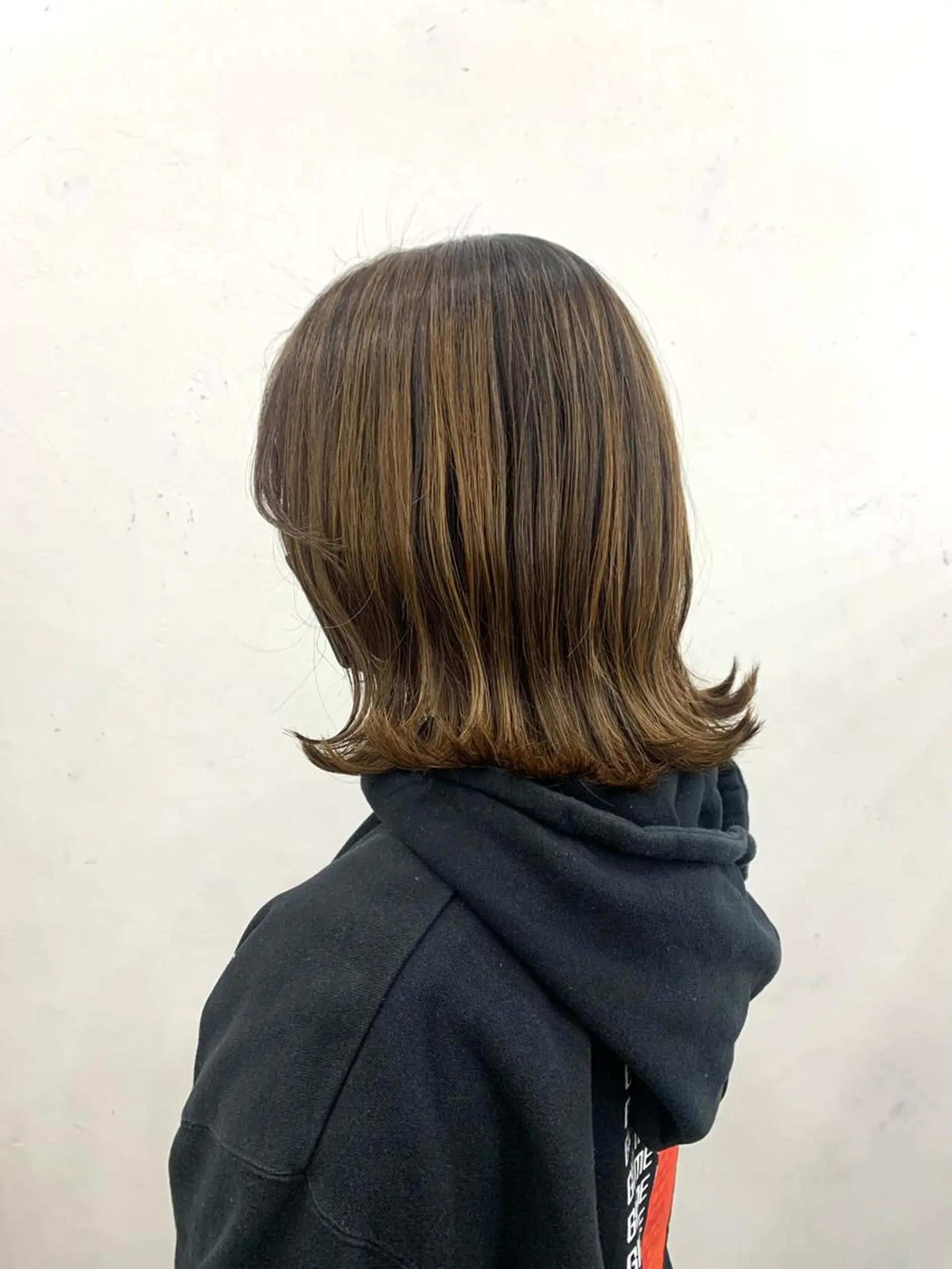 ミディアム レイヤー ハイトーン 暖色⭐︎KANAKOのヘアスタイル