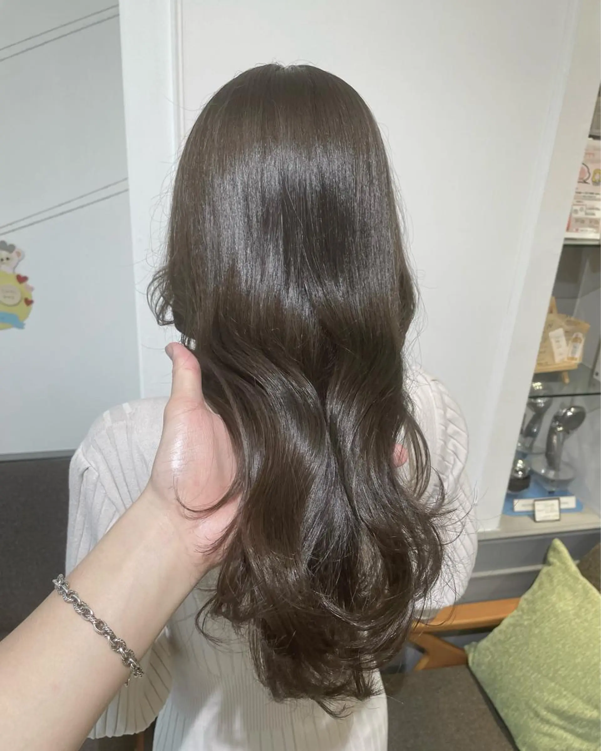 ロング カラー グレージュ オリーブグレージュ オリーブグレー くびれヘア エギョモリ カット ヘアカラー トリートメント 横浜/レイヤーカット /韓国ヘア/佐藤記正のヘアスタイル