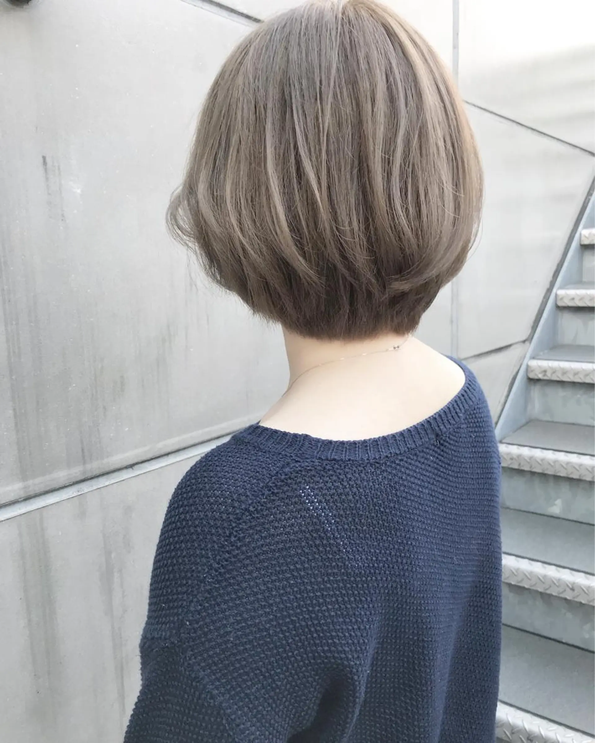 ショート カラー ベージュカラー 【渋谷で人気】艶髪× 髪質改善/ツヤカラーのヘアスタイル