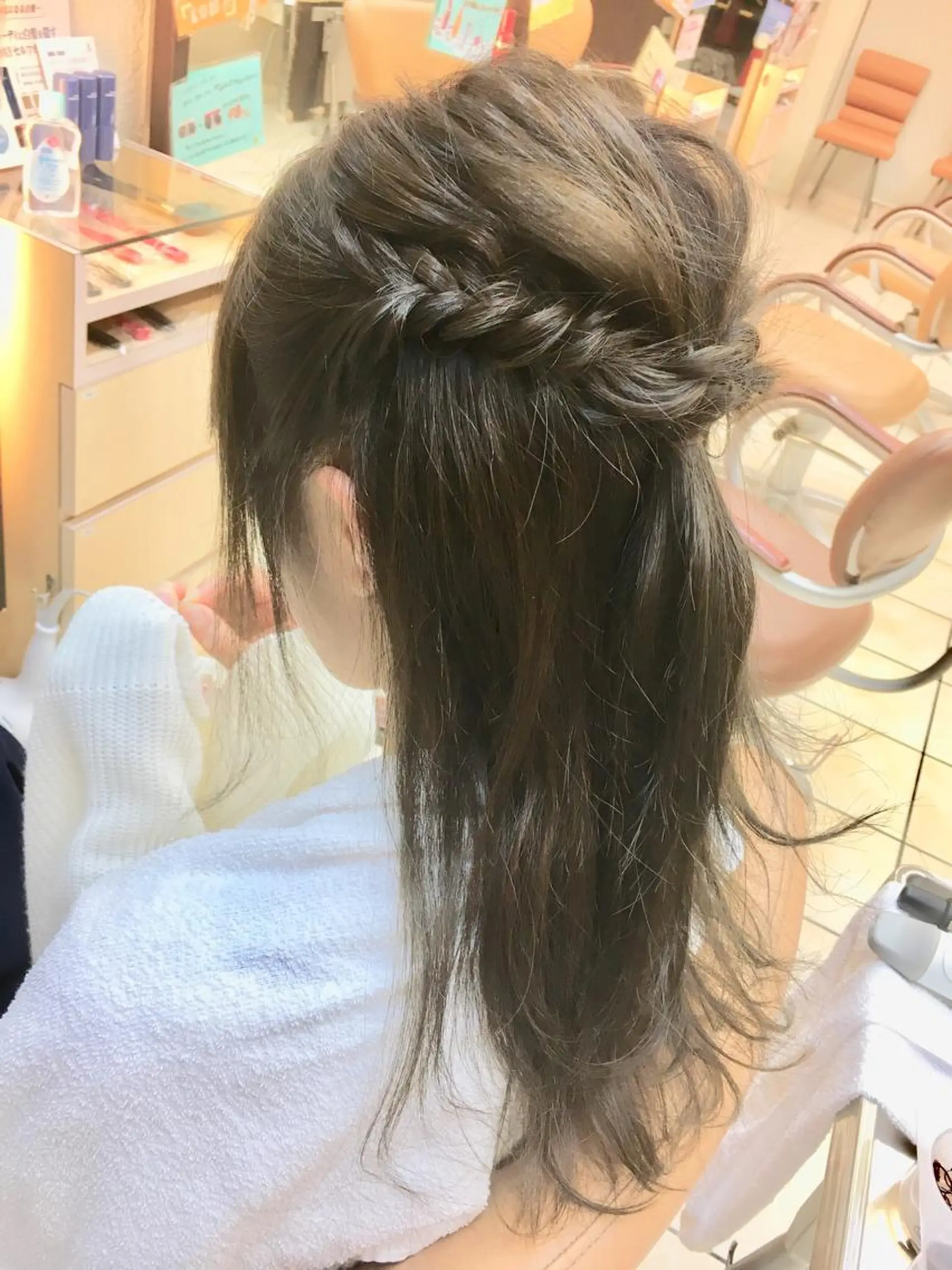 セミロング ヘアアレンジ ハーフアップ Minami .のヘアスタイル