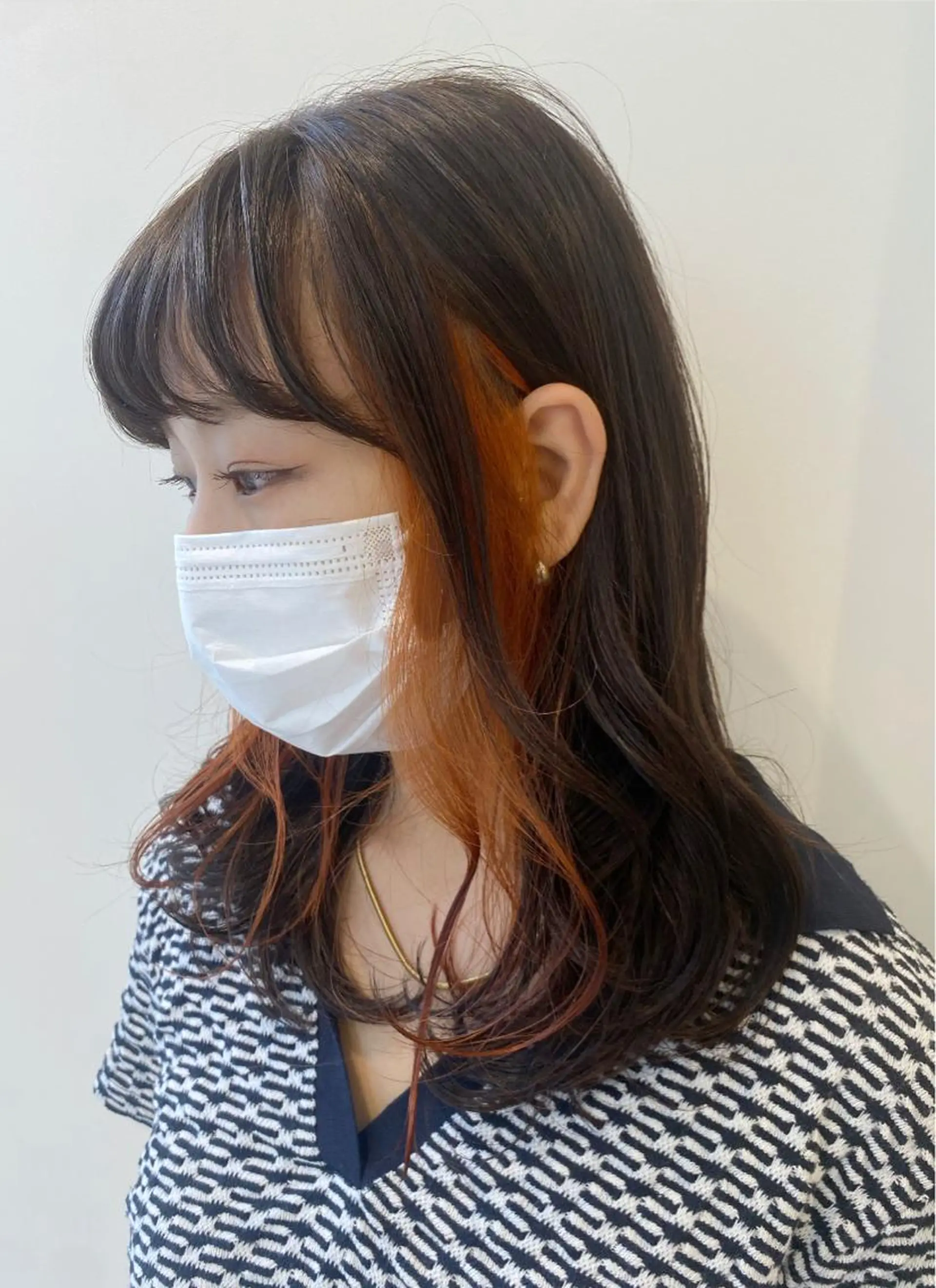 セミロング カラー インナーカラー オレンジ カット ヘアカラー 小顔レイヤー/ ベージュ🤍Rieのヘアスタイル