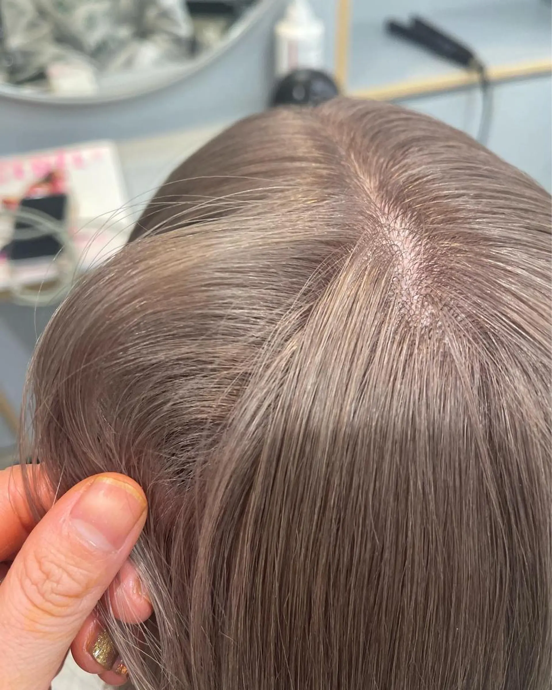 カラー カット ヘアカラー トリートメント 💓パーマ，💗 レイヤーカットのヘアスタイル