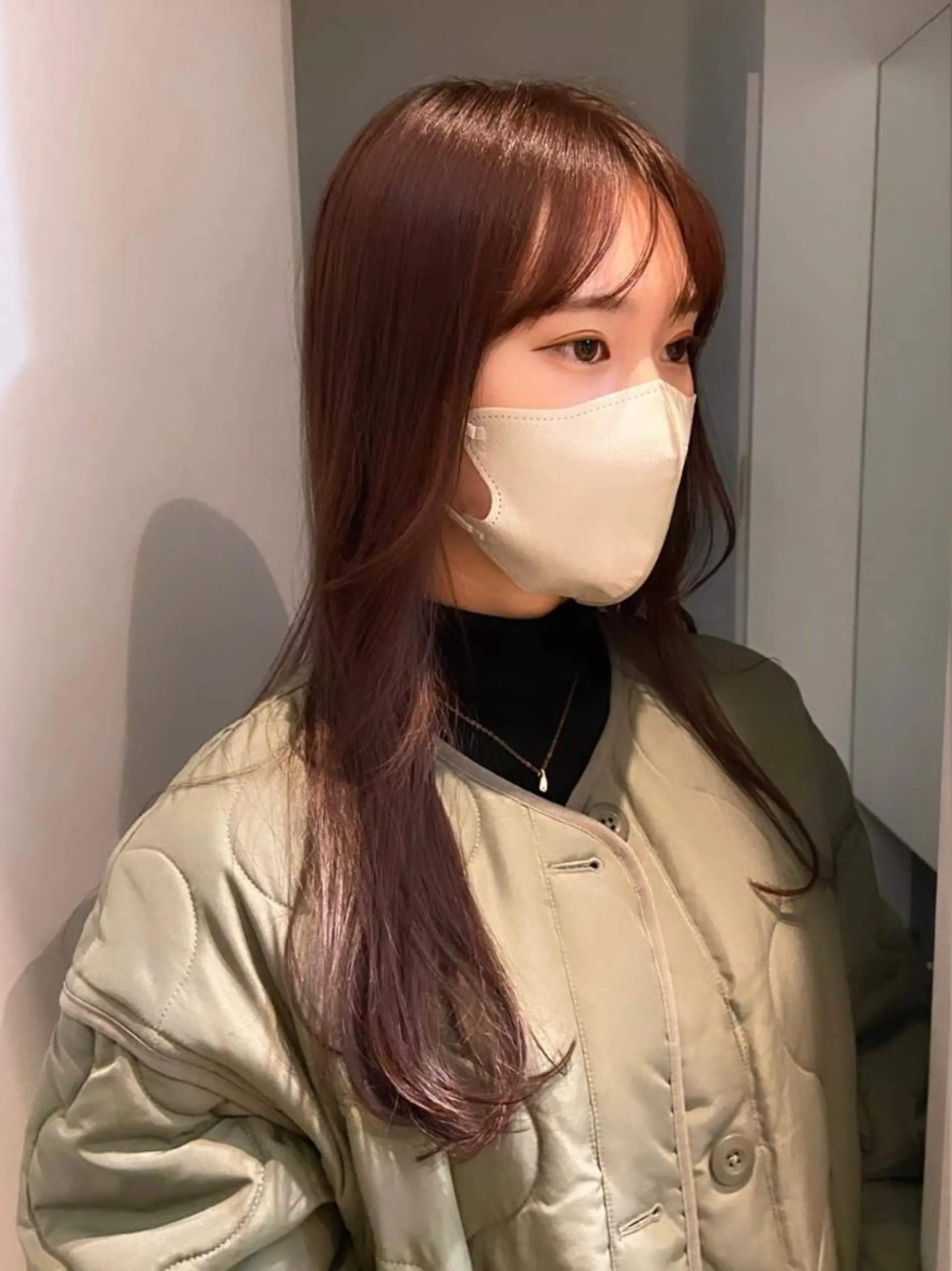 セミロング カラー ショート/ウルフ ハイトーン/カイセイのヘアスタイル