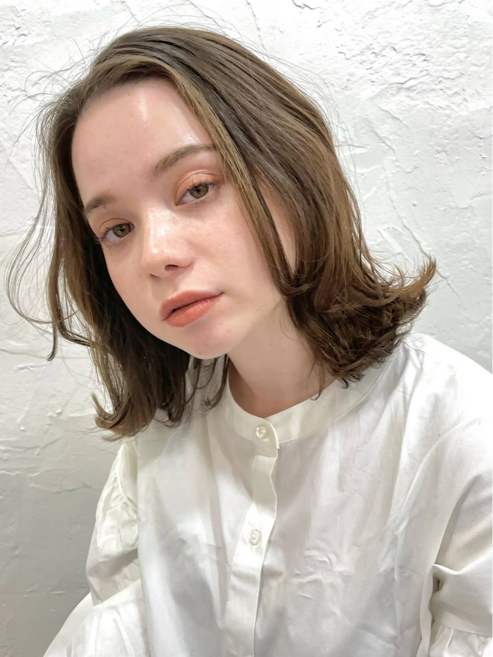 ミディアム カラー 切りっぱなしボブ ミディアムパーマ ブリーチ 透明感カラー デザインカラー 銀座No.1髪質改善 縮毛矯正/本木のヘアスタイル