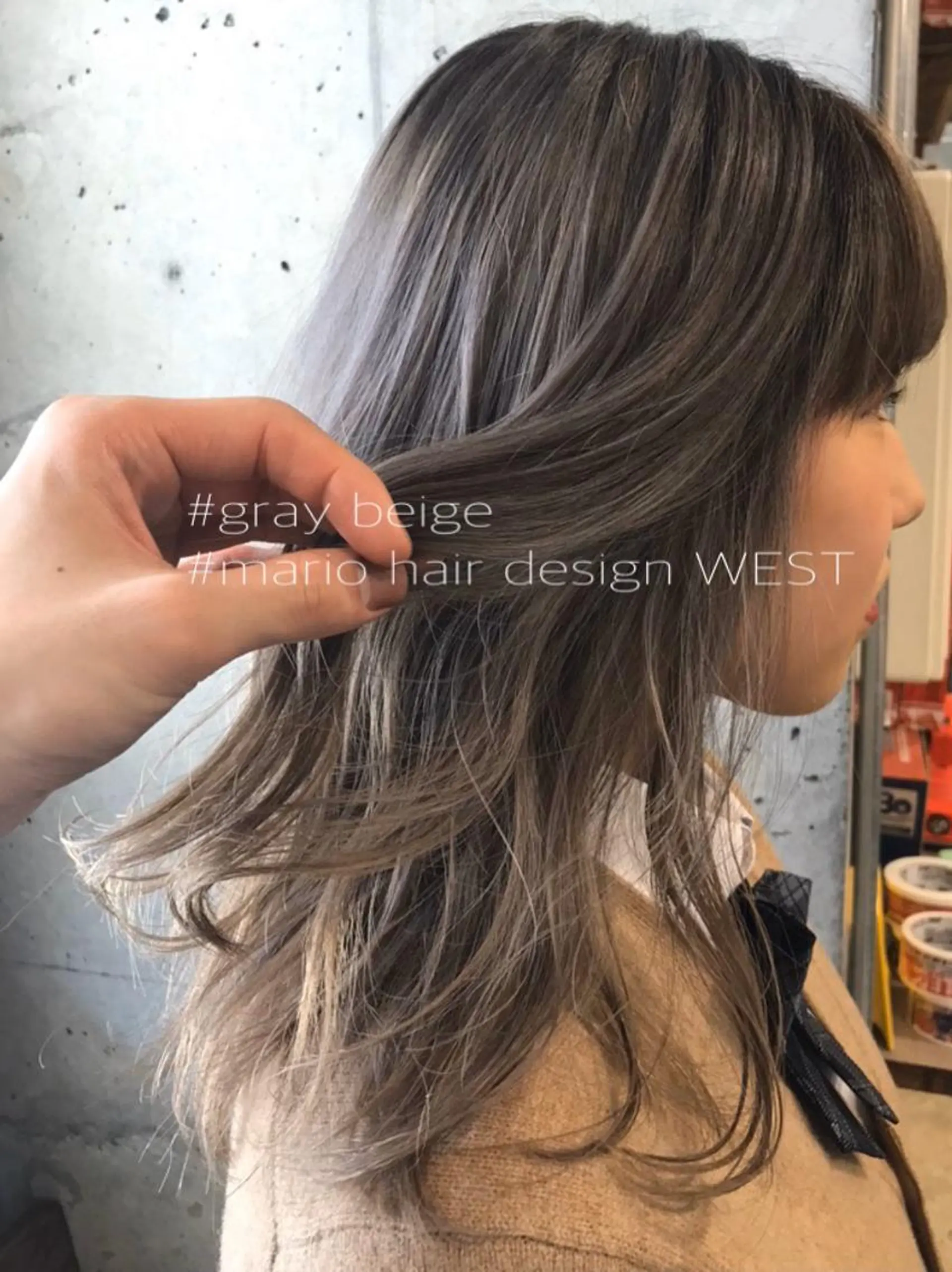 セミロング カラー ベージュカラー ブリーチ 竹嶌 健吾のヘアスタイル