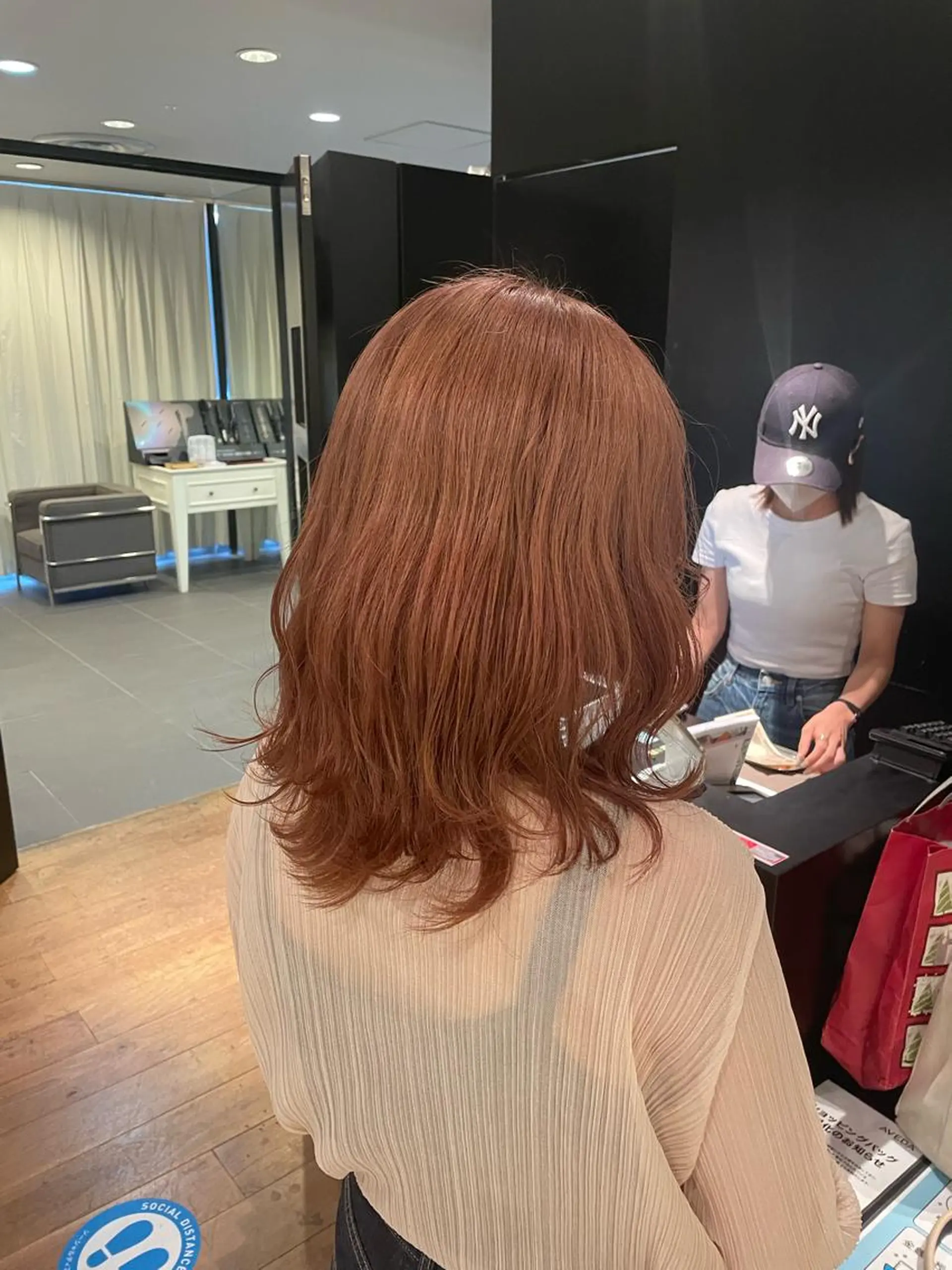 ミディアム カラー ベージュカラー ブリーチ ピンクカラー ピンクベージュ カット ヘアカラー トリートメント 高橋 芽衣のヘアスタイル