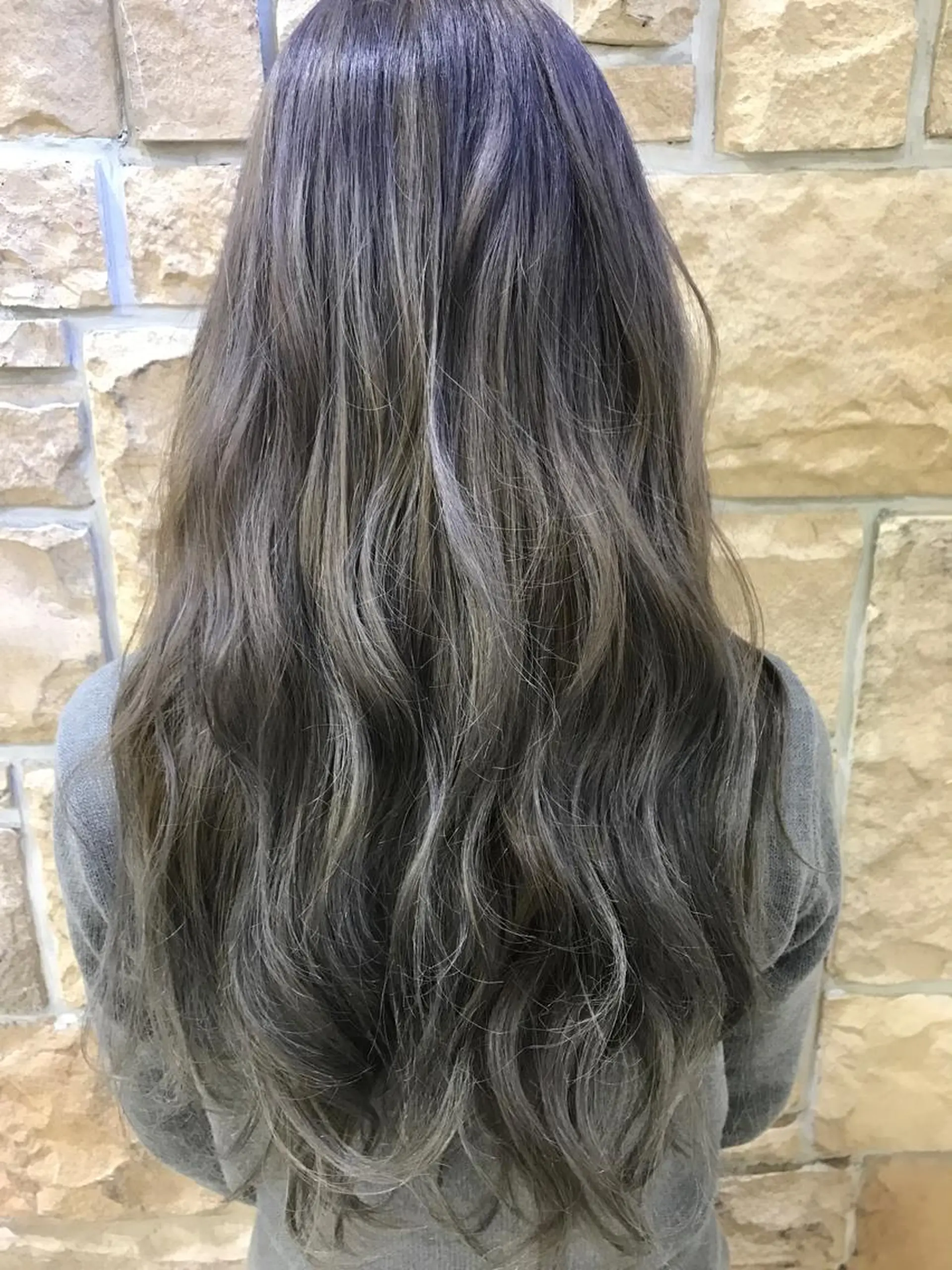 ロング カラー グレージュ ハイライトカラー シルバー ハイライト 💎✨️NoVal by siestaのヘアスタイル