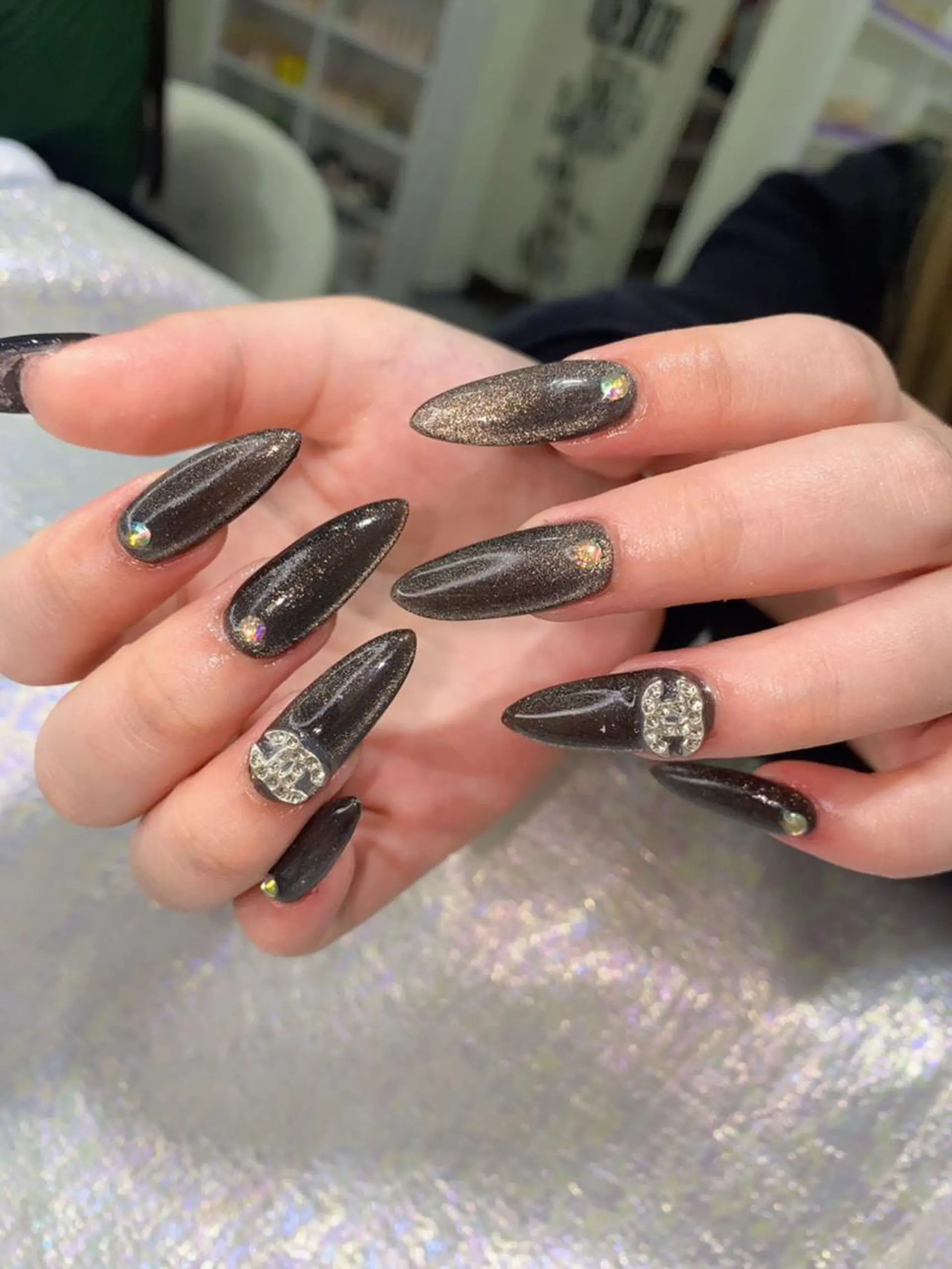 ネイル アートネイル 長さ出し ネイルチップ Queens ゲンのネイルデザイン