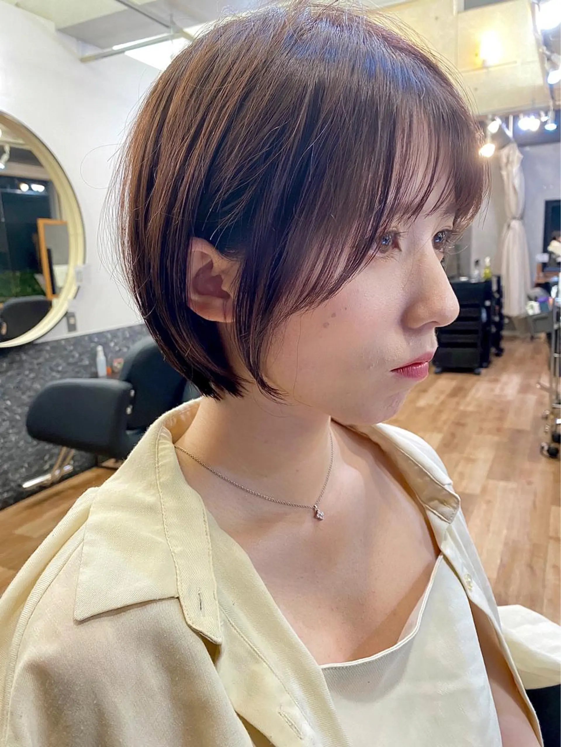 ショート カラー ベージュカラー ブリーチ ケアブリーチ イヤリングカラー グレージュ カット ヘアカラー トリートメント 大人可愛いレイヤー 大田のヘアスタイル