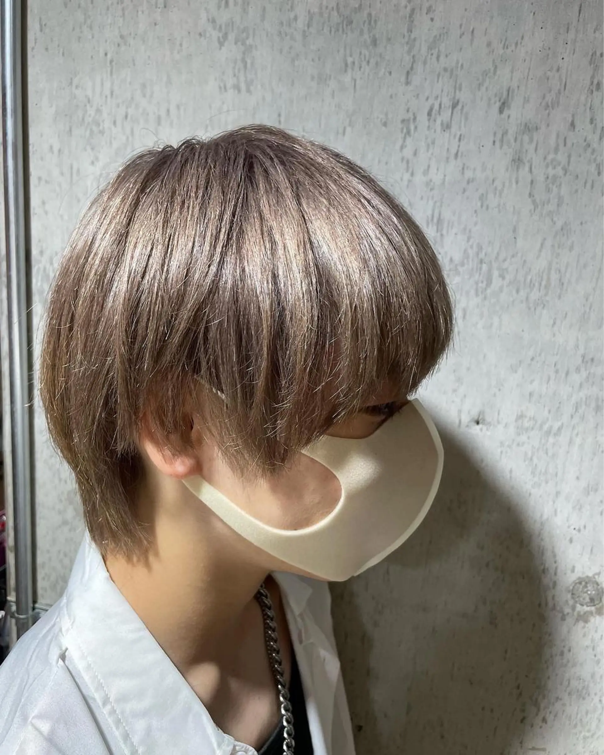 カラー メンズ ベージュカラー ミルクティーベージュ 横山 亮太のヘアスタイル