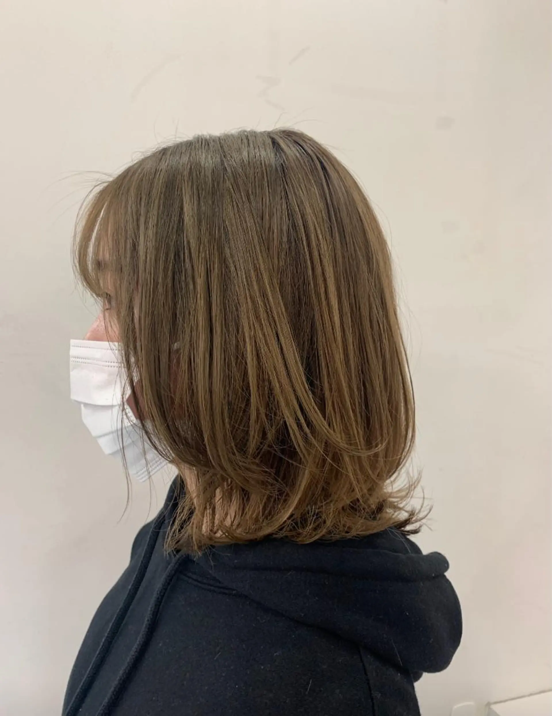 ミディアム カット ヘアカラー トリートメント 透明感ブラウンカラー 🫧レイヤー🩰好実のヘアスタイル