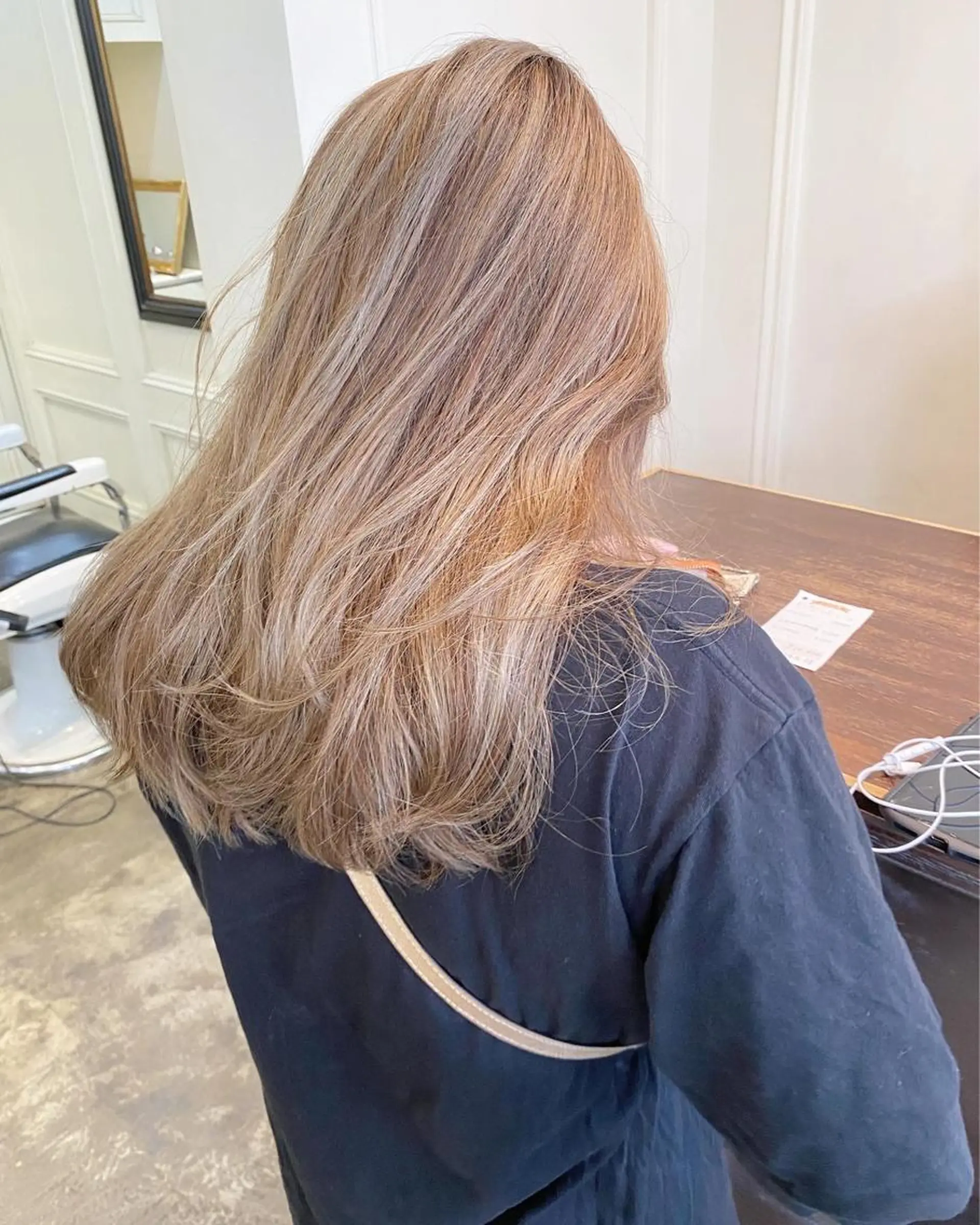 ミディアム カラー ハイライトカラー ハイライト ヘアカラー トリートメント 大西 直人のヘアスタイル