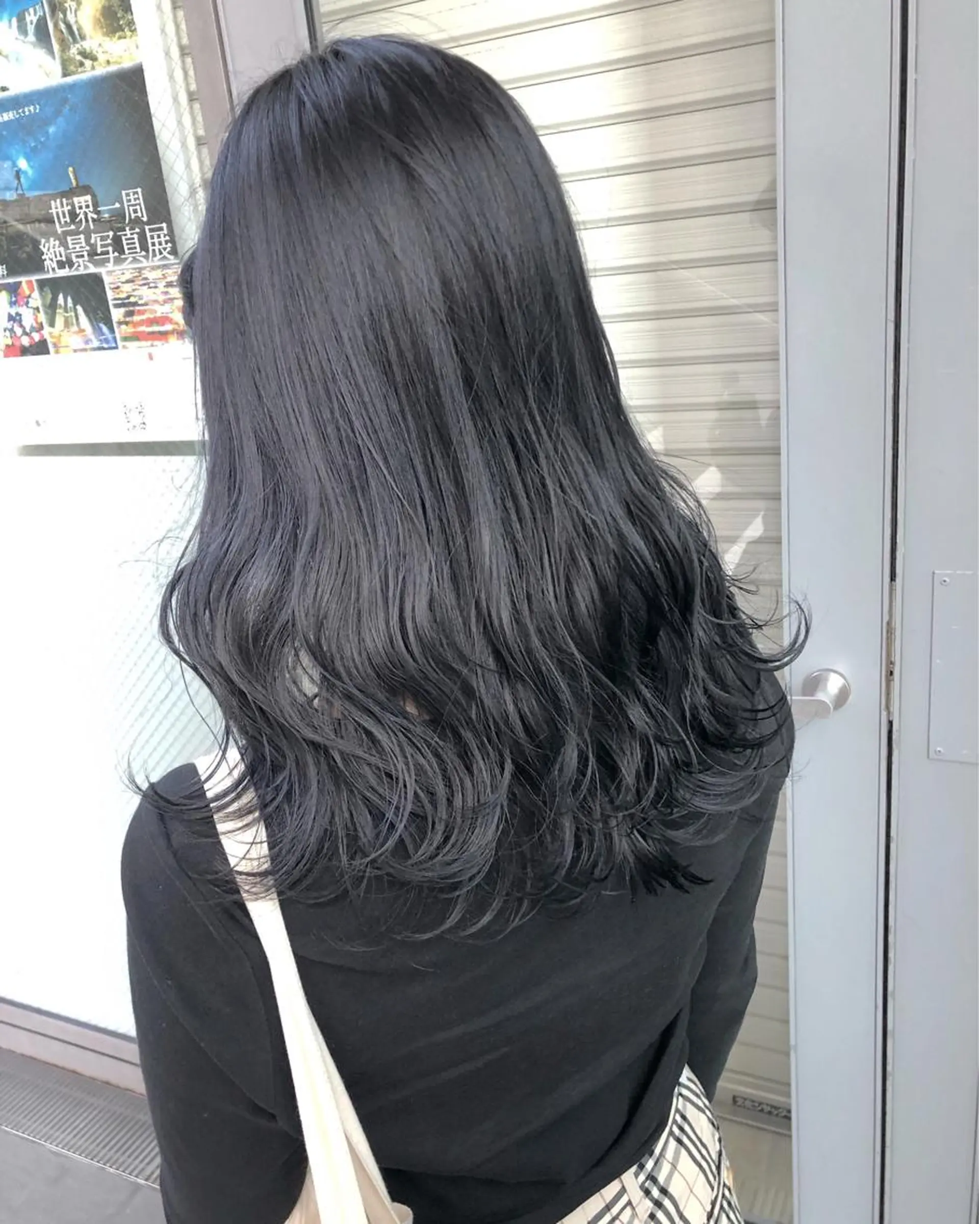セミロング カラー ネイビーカラー ヘアカラー トリートメント 八谷 将平のヘアスタイル