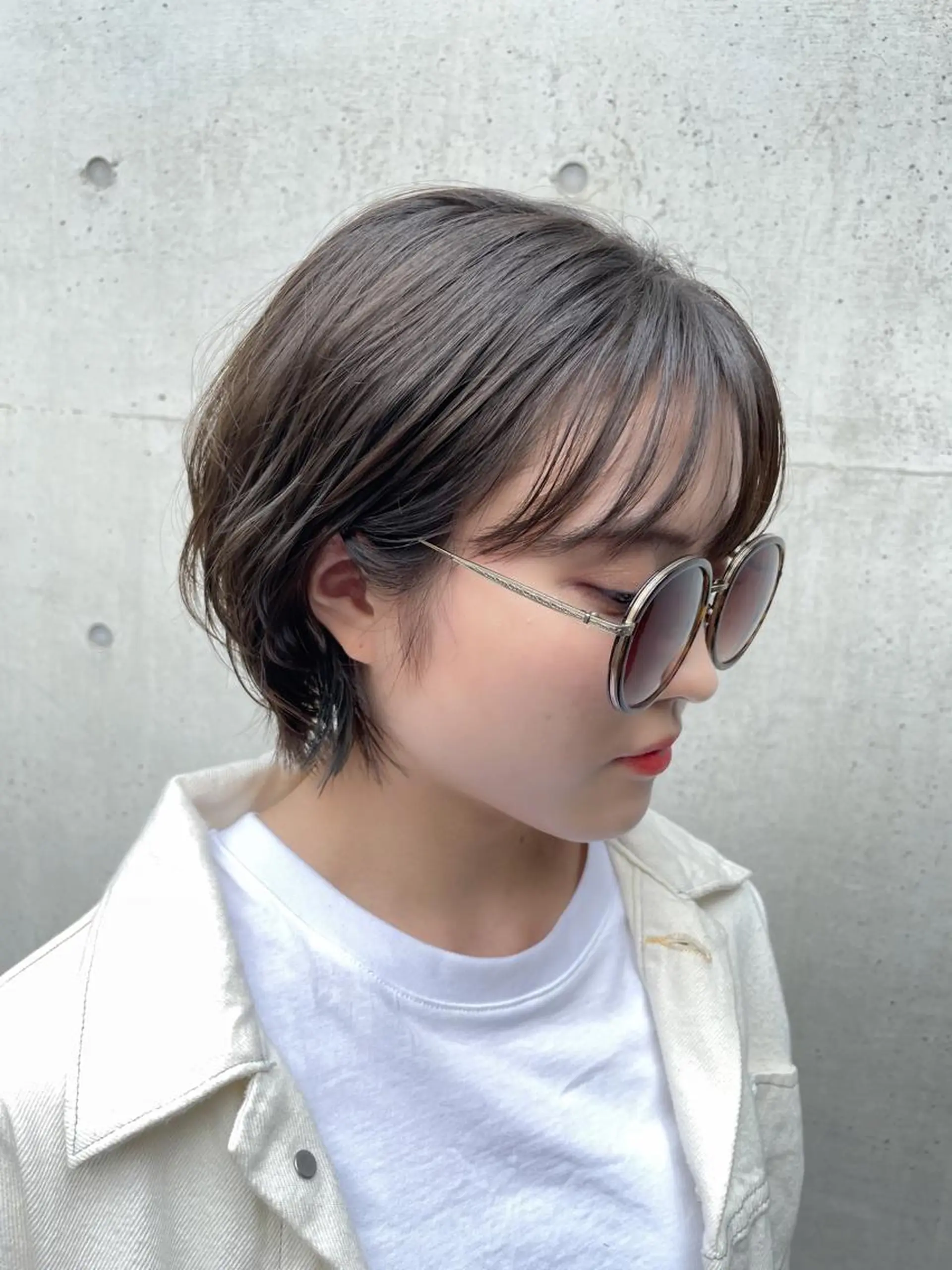 ショート カラー パーマ ハンサムショート インナーカラー くせ毛 ショートヘア カット ヘアカラー トリートメント ご新規様限定 透明感カラーKANAのヘアスタイル