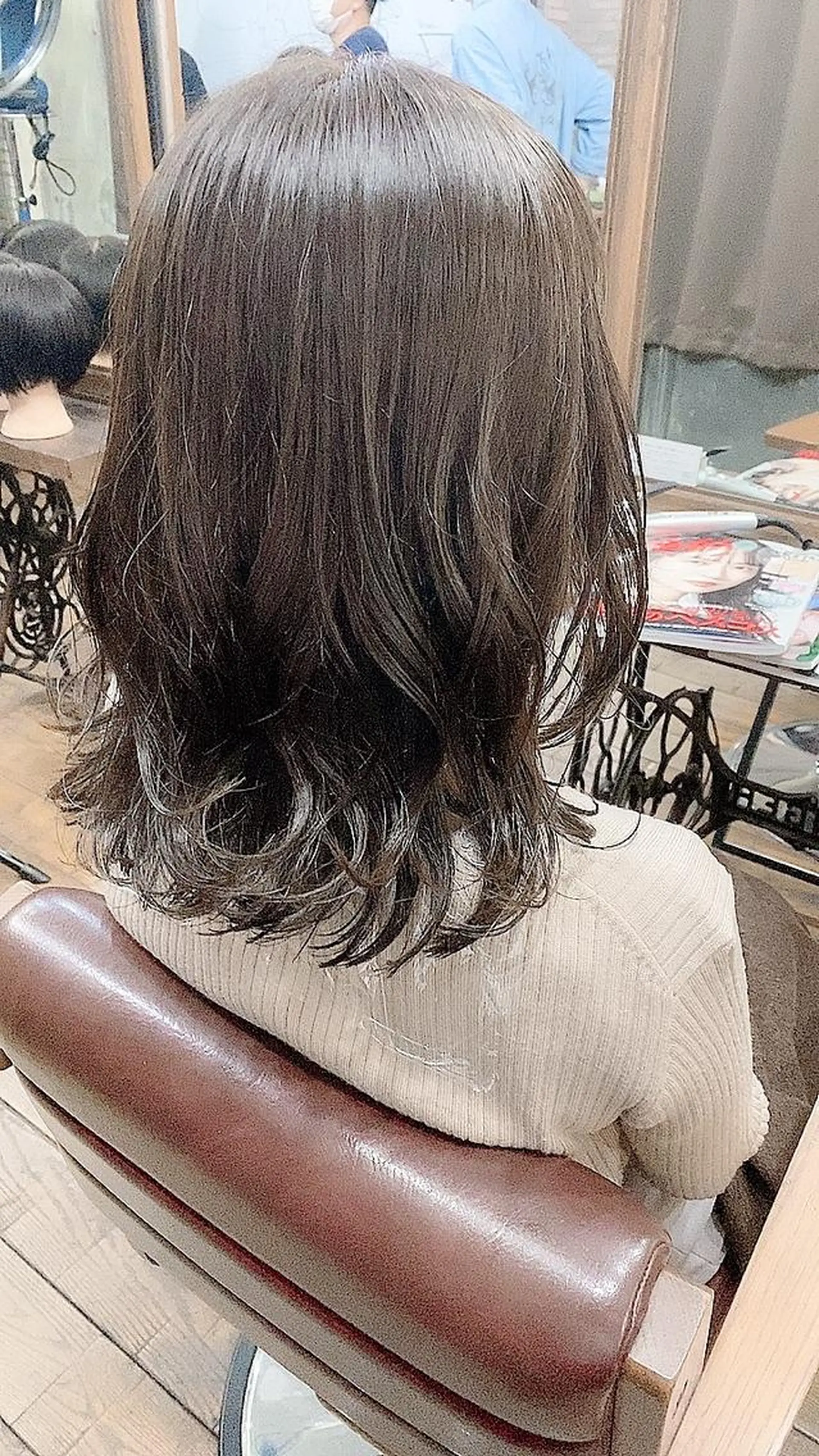 ミディアム カラー ヘアアレンジ アッシュ 透明感カラー レイヤーカット 國分 伸也のヘアスタイル