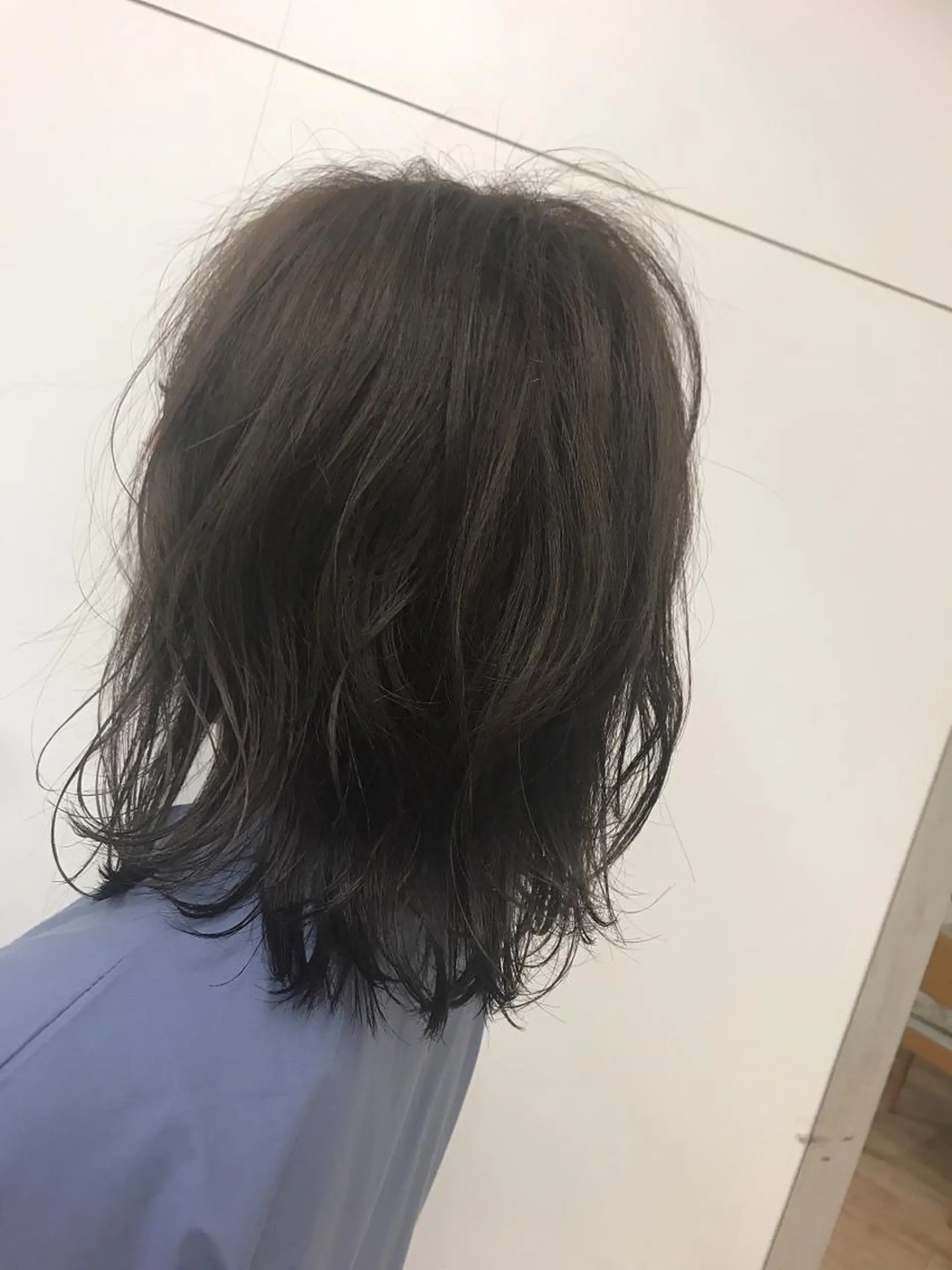 ミディアム カラー アッシュ ベージュカラー ヘアカラー 野々村 麻由のヘアスタイル