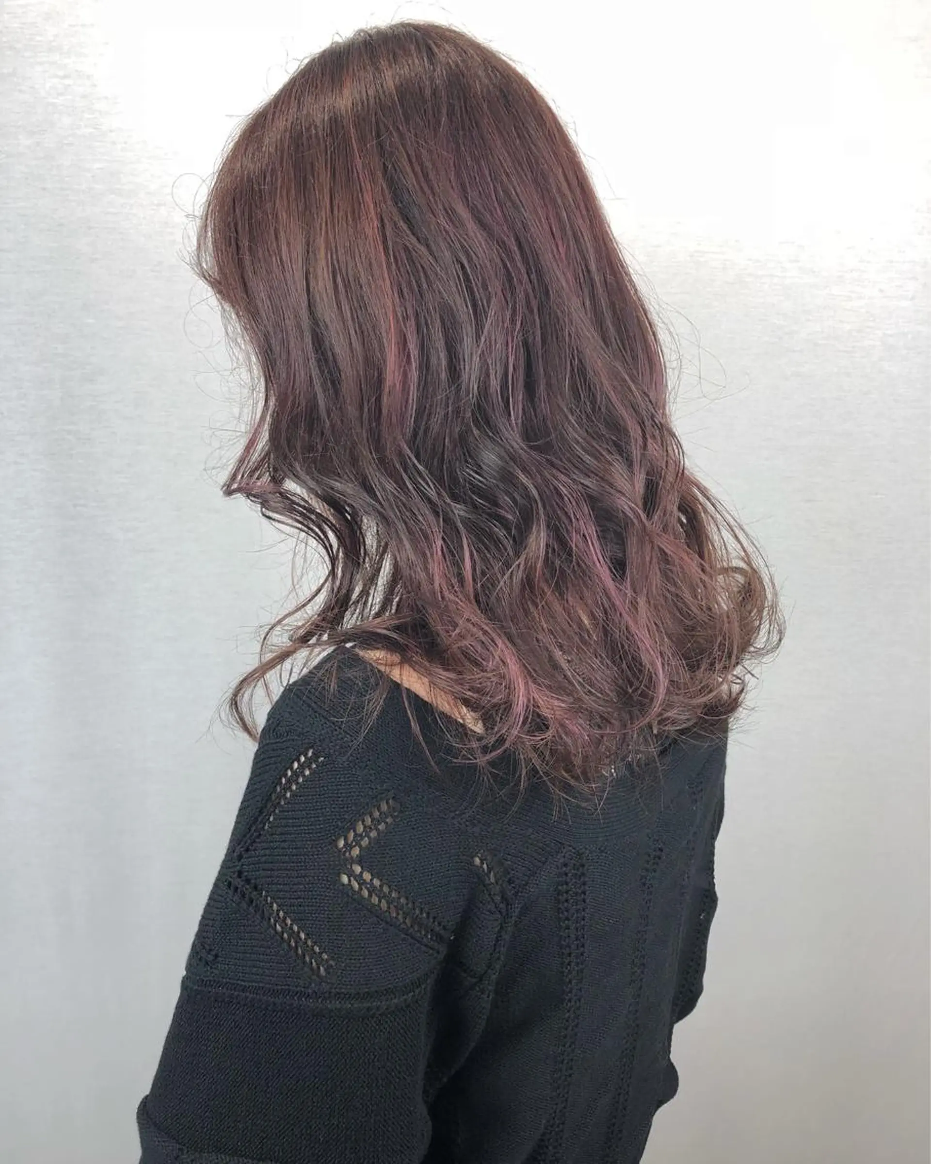 セミロング カラー ハイライトカラー パープルカラー ハイライト ヘアカラー 🤍2nd🤍田所 美希のヘアスタイル