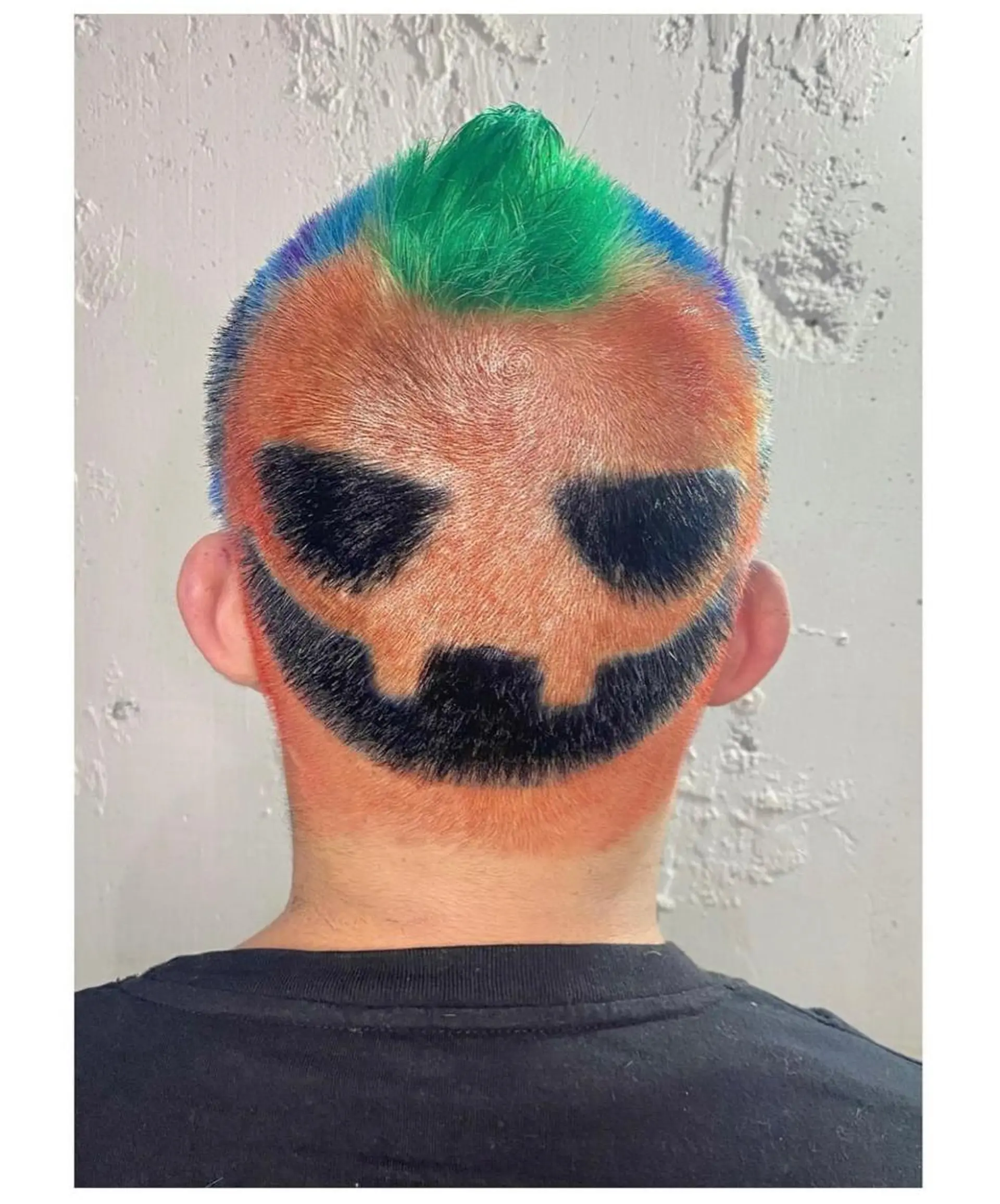 ショート カラー ハロウィン カット ヘアカラー TSUNO🦖 派手髪/オタク美容師のヘアスタイル