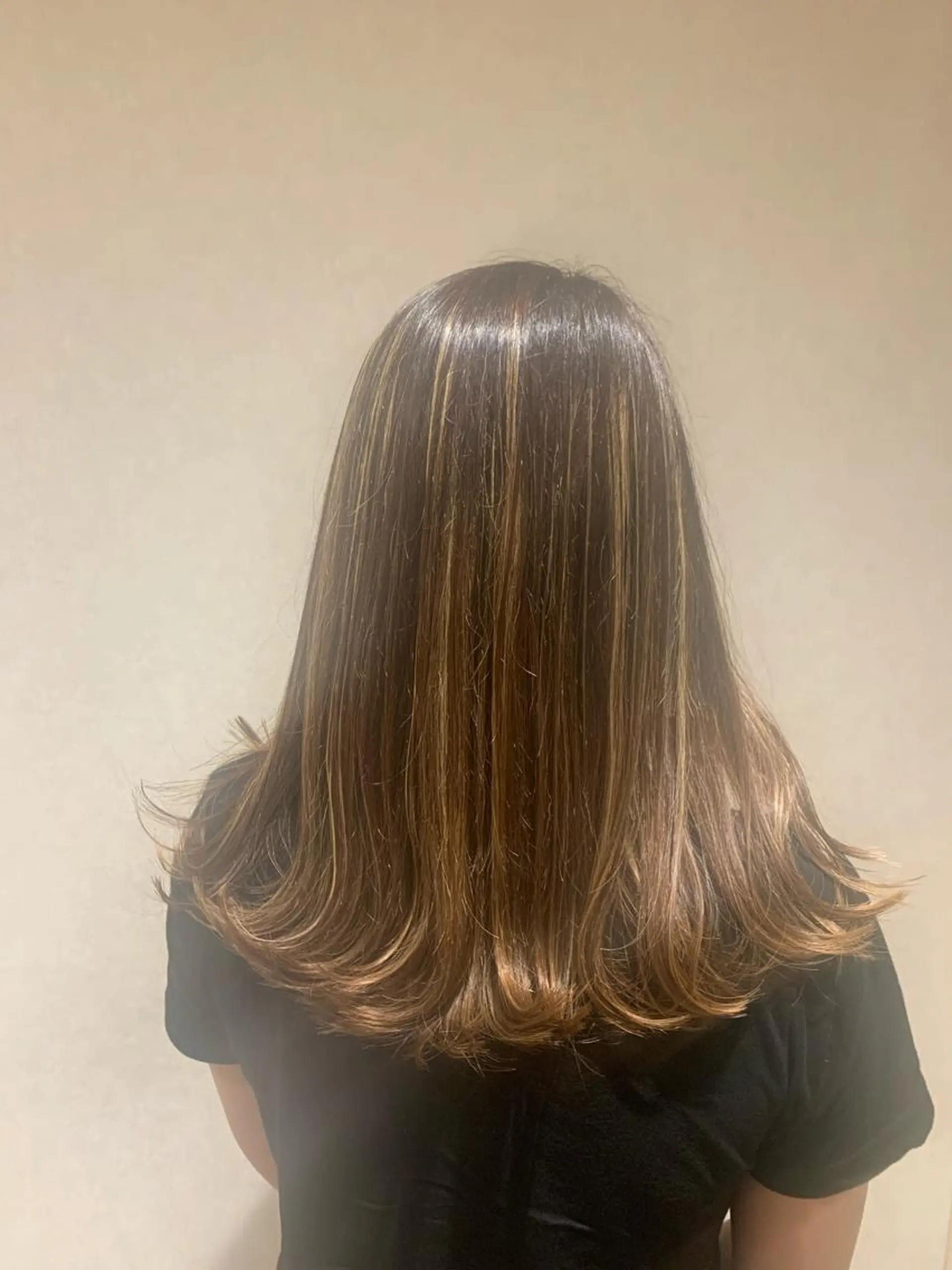 セミロング yamauchi mikuのヘアスタイル