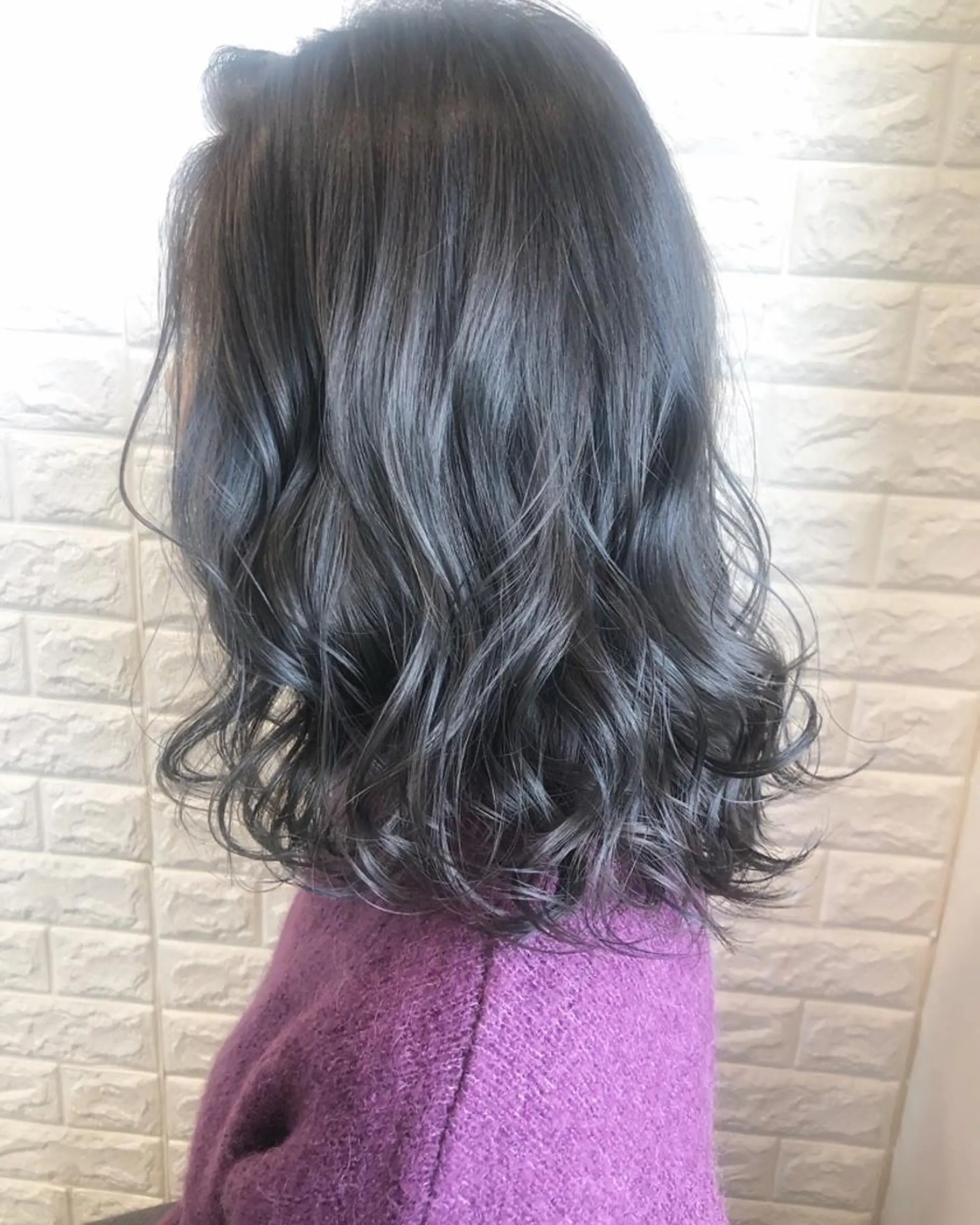 ミディアム カラー アッシュ ダークアッシュ 西本 夏美のヘアスタイル